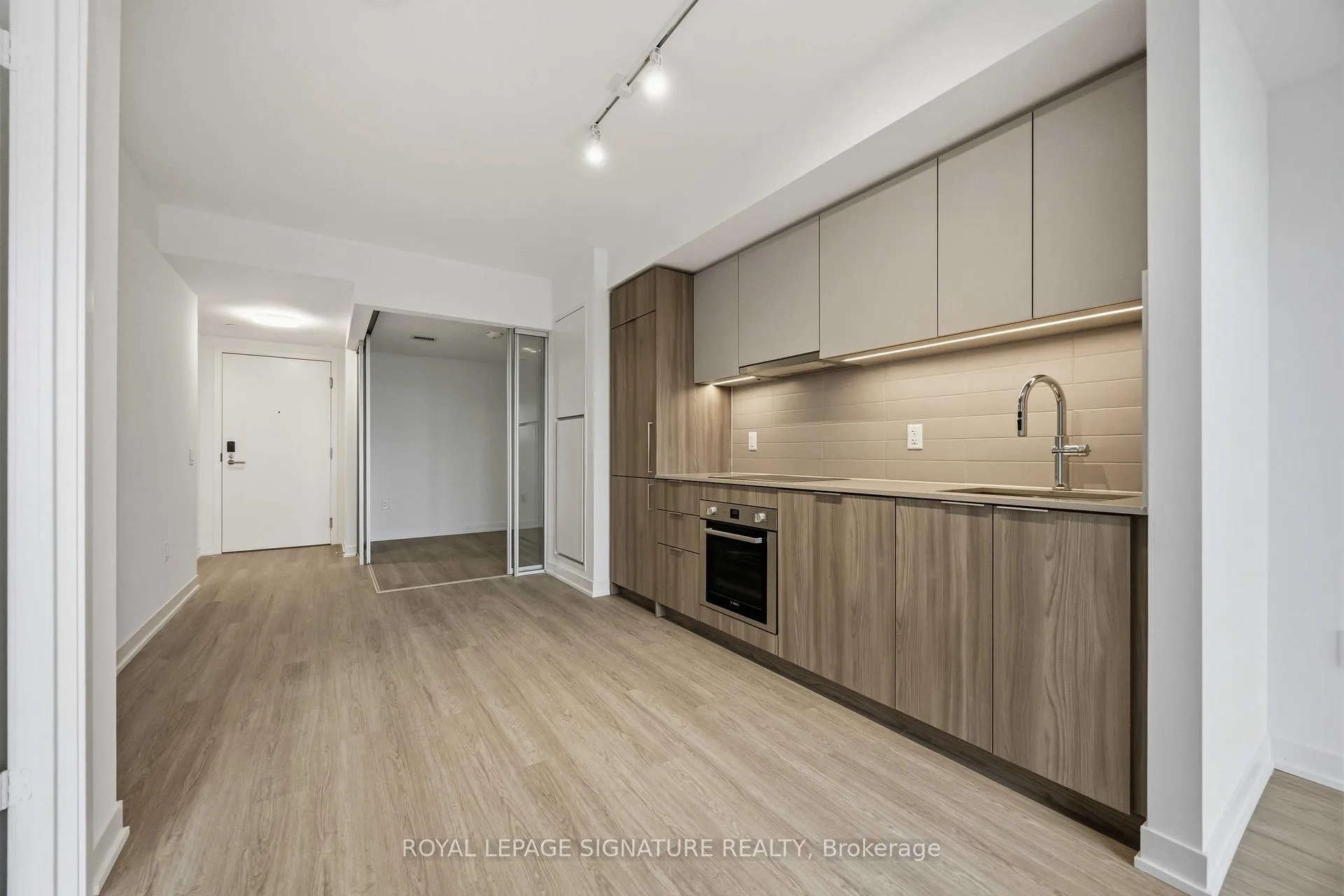 Photo 15 of Unit 413, 15 David Salomon Drive, Toronto, Flemingdon Park — HOMEH