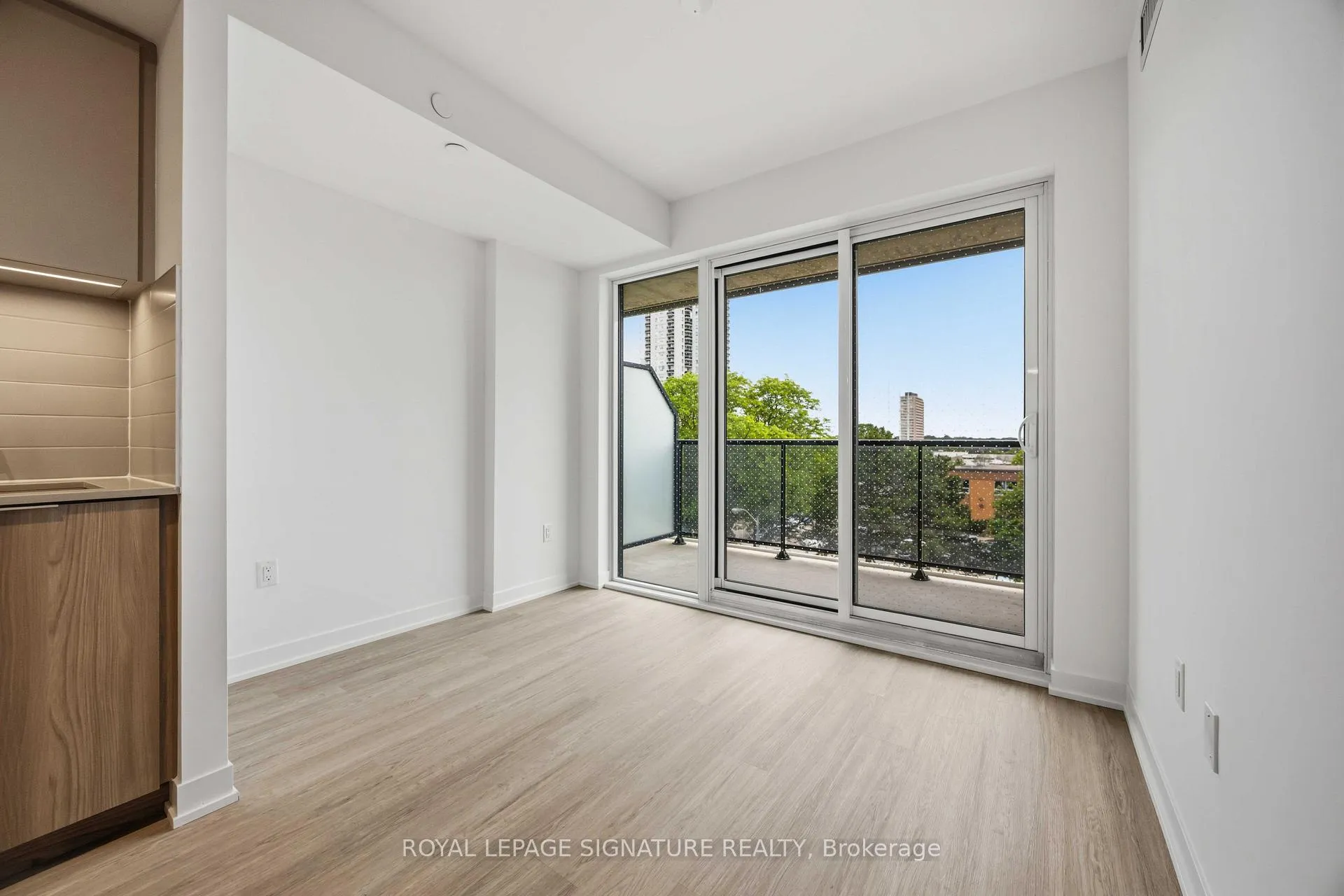Photo 19 of Unit 413, 15 David Salomon Drive, Toronto, Flemingdon Park — HOMEH
