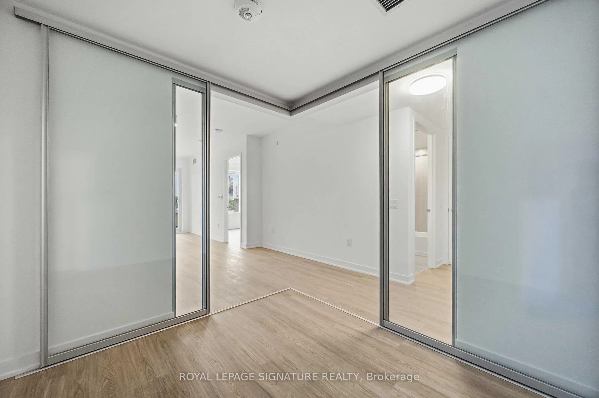 Photo 21 of Unit 413, 15 David Salomon Drive, Toronto, Flemingdon Park — HOMEH