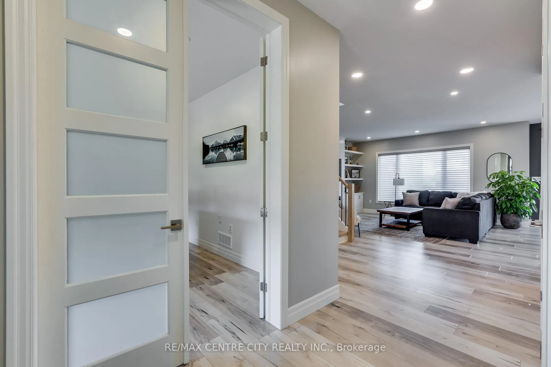 Photo 4 of 108 Stuart Avenue, Lucan Biddulph, Lucan — HOMEH