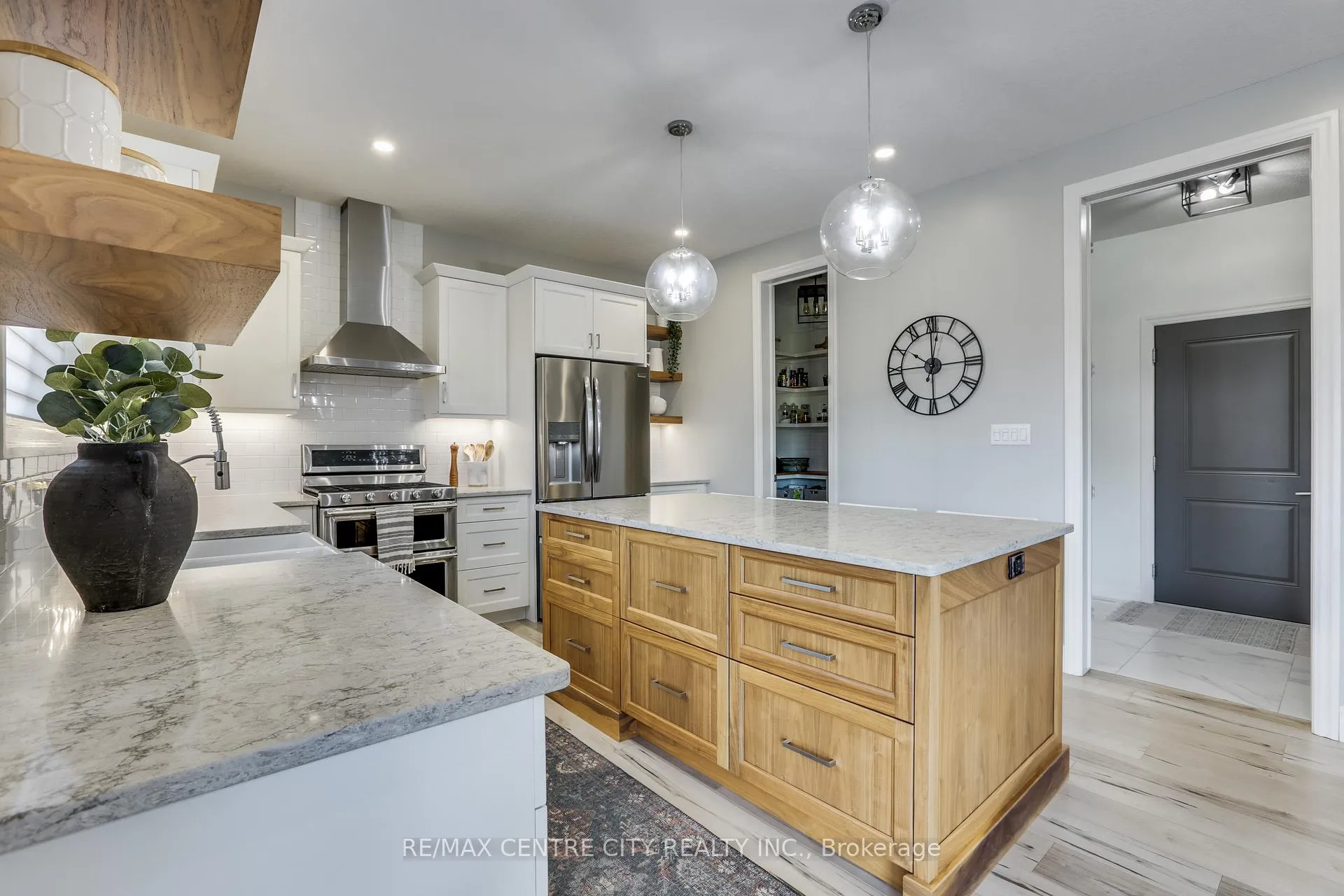 Photo 14 of 108 Stuart Avenue, Lucan Biddulph, Lucan — HOMEH