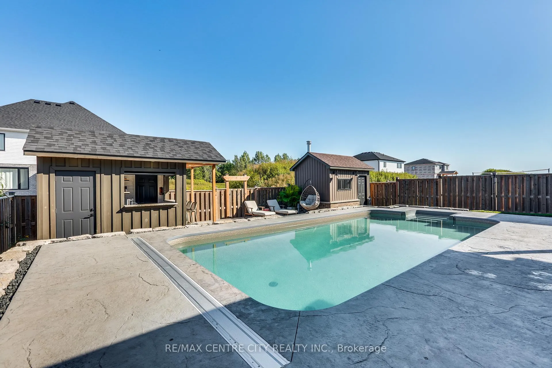 Photo 37 of 108 Stuart Avenue, Lucan Biddulph, Lucan — HOMEH