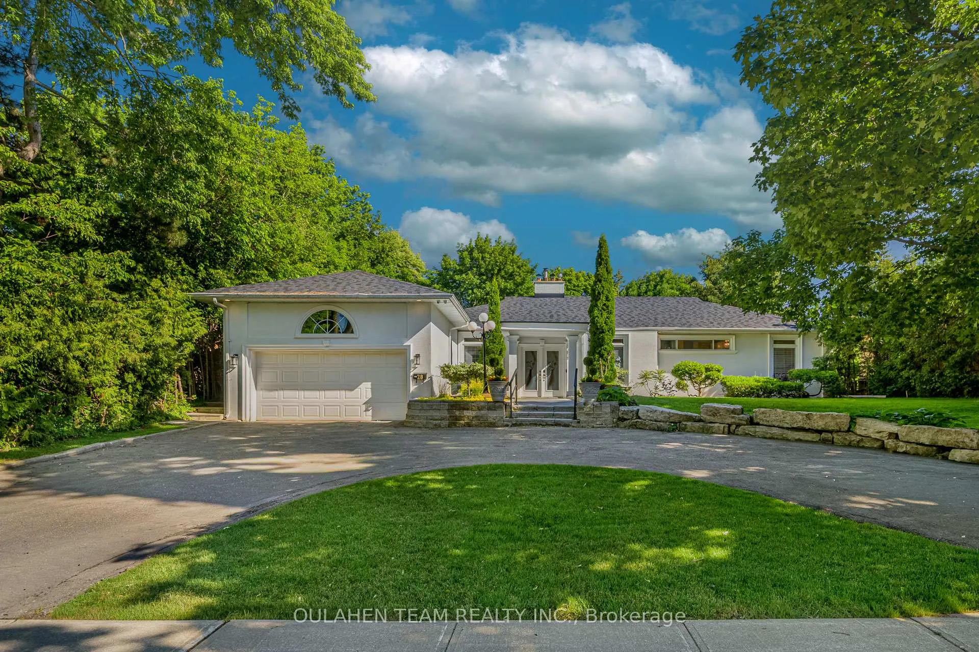 Photo 1 of 28 Uplands Avenue, Vaughan, Uplands — HOMEH