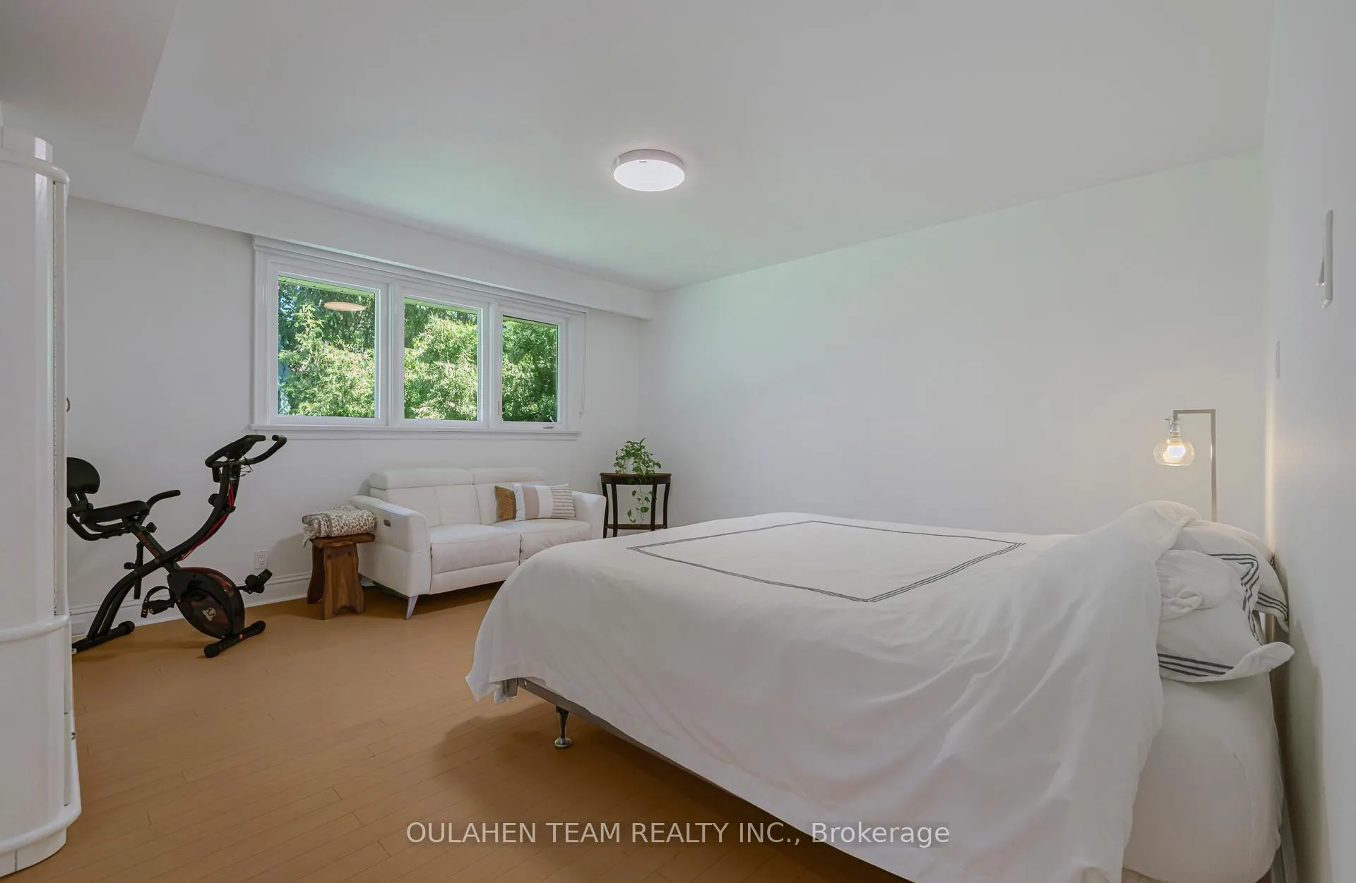 Photo 15 of 28 Uplands Avenue, Vaughan, Uplands — HOMEH