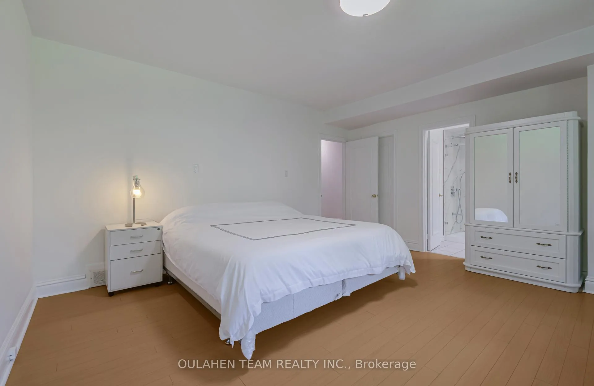 Photo 16 of 28 Uplands Avenue, Vaughan, Uplands — HOMEH