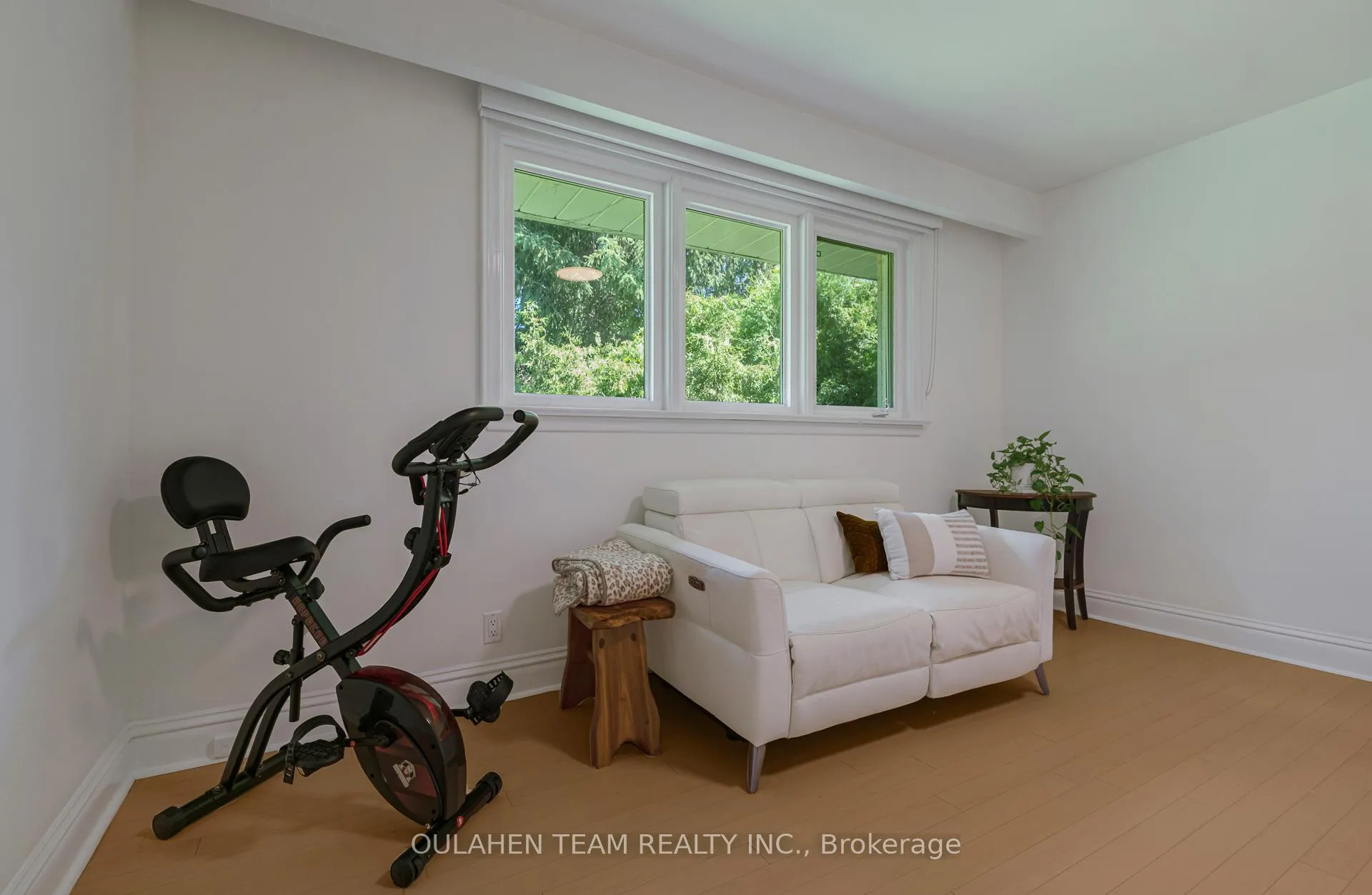 Photo 17 of 28 Uplands Avenue, Vaughan, Uplands — HOMEH