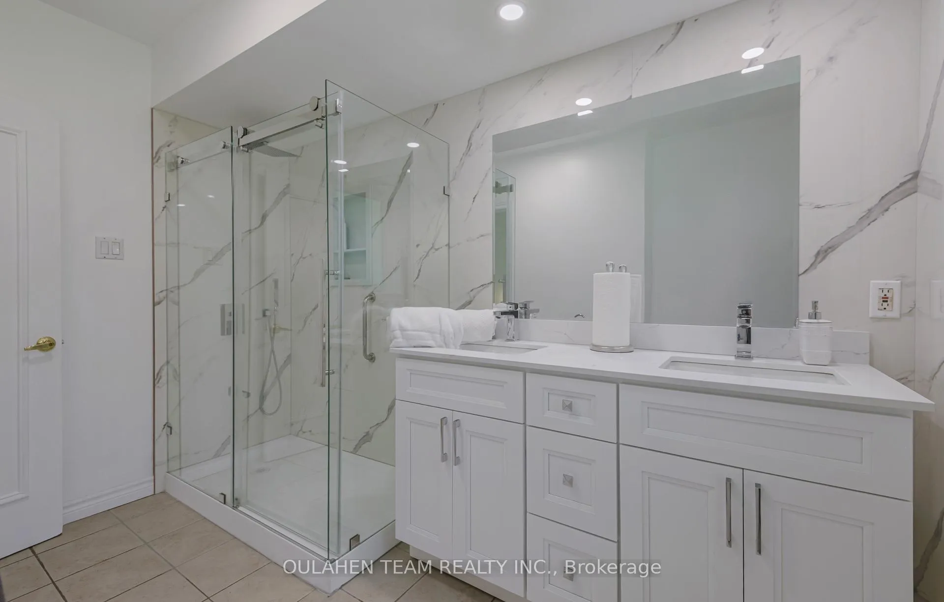 Photo 19 of 28 Uplands Avenue, Vaughan, Uplands — HOMEH