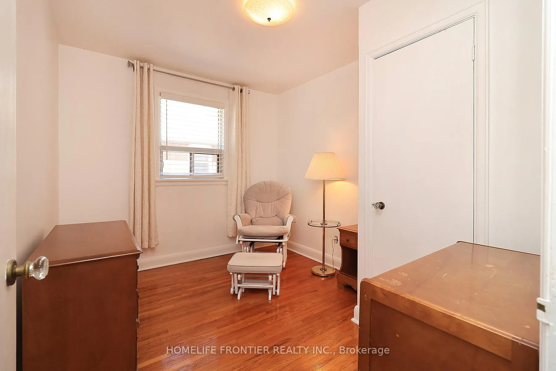 Photo 12 of 120 North Carson Street, Etobicoke, Alderwood — HOMEH