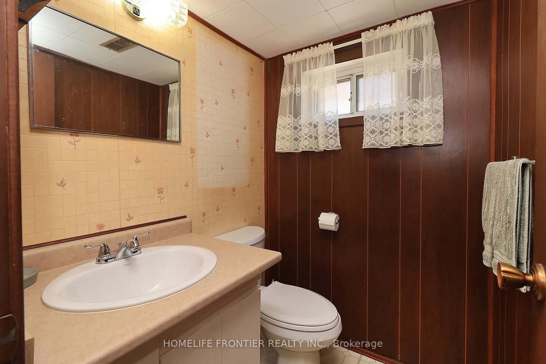 Photo 19 of 120 North Carson Street, Etobicoke, Alderwood — HOMEH