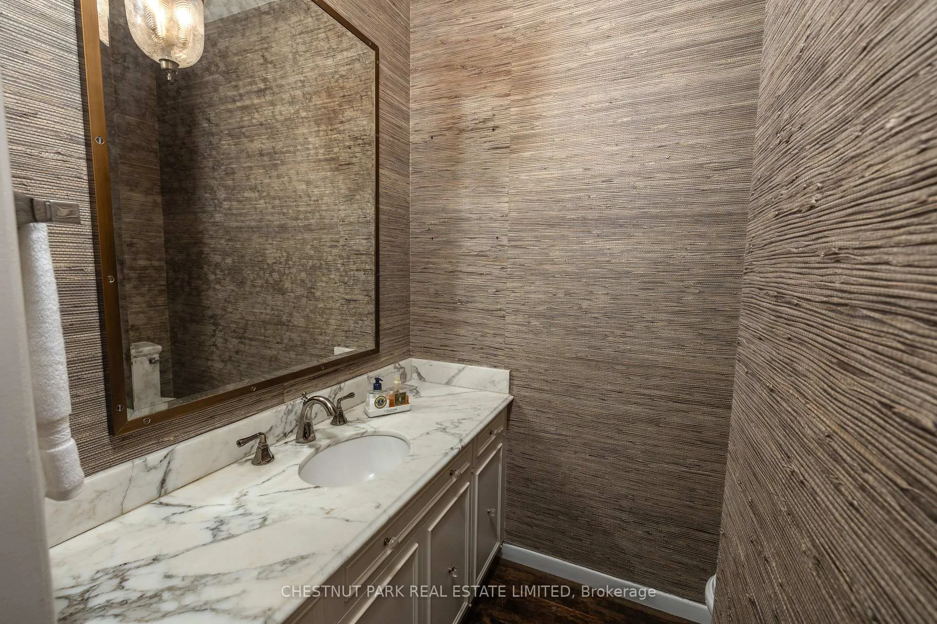 Photo 14 of 42 Lytton Boulevard, Toronto, Lawrence Park South — HOMEH