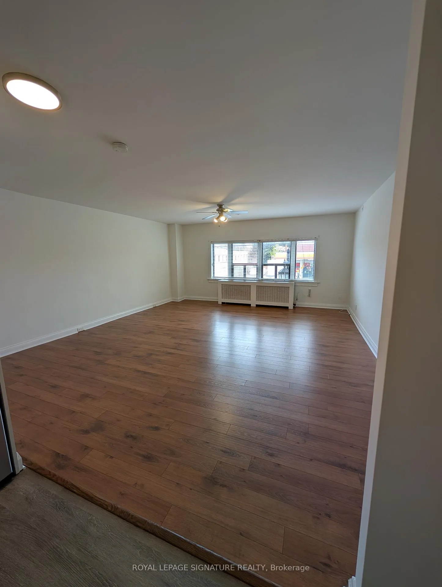 Photo 4 of Unit 2, 2798 Lakeshore Boulevard W, Etobicoke, New Toronto — HOMEH
