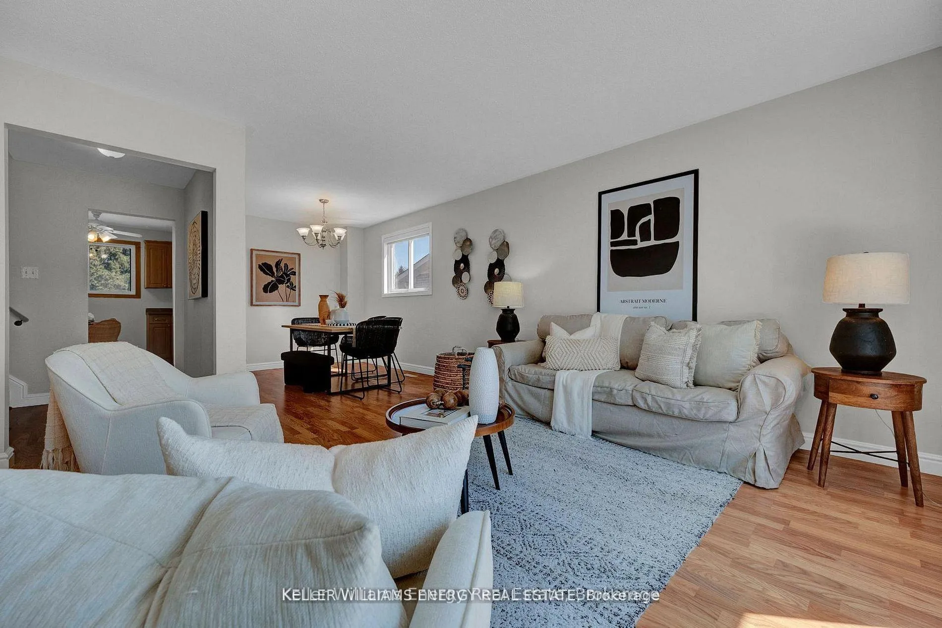 Photo 5 of 693 Waverly Street N, Oshawa, Northglen — HOMEH