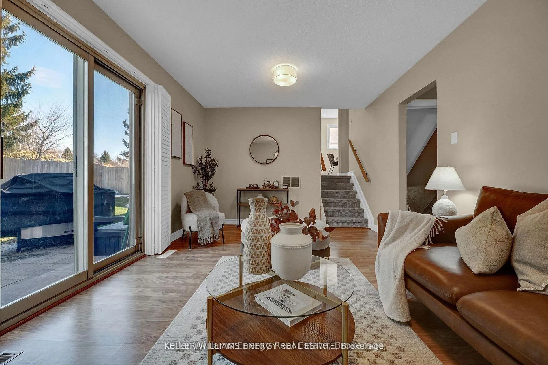 Photo 13 of 693 Waverly Street N, Oshawa, Northglen — HOMEH