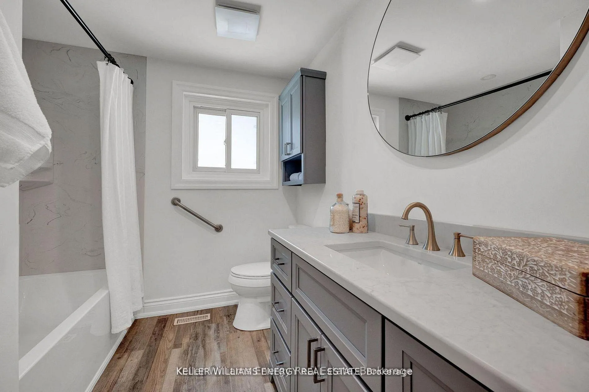 Photo 17 of 693 Waverly Street N, Oshawa, Northglen — HOMEH