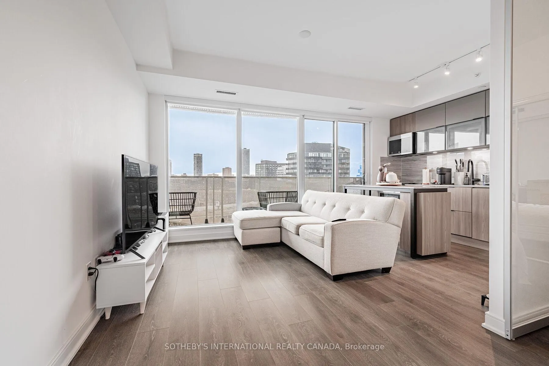 Photo 2 of Unit 1018, 60 Tannery Road, Toronto, Waterfront Communities — HOMEH
