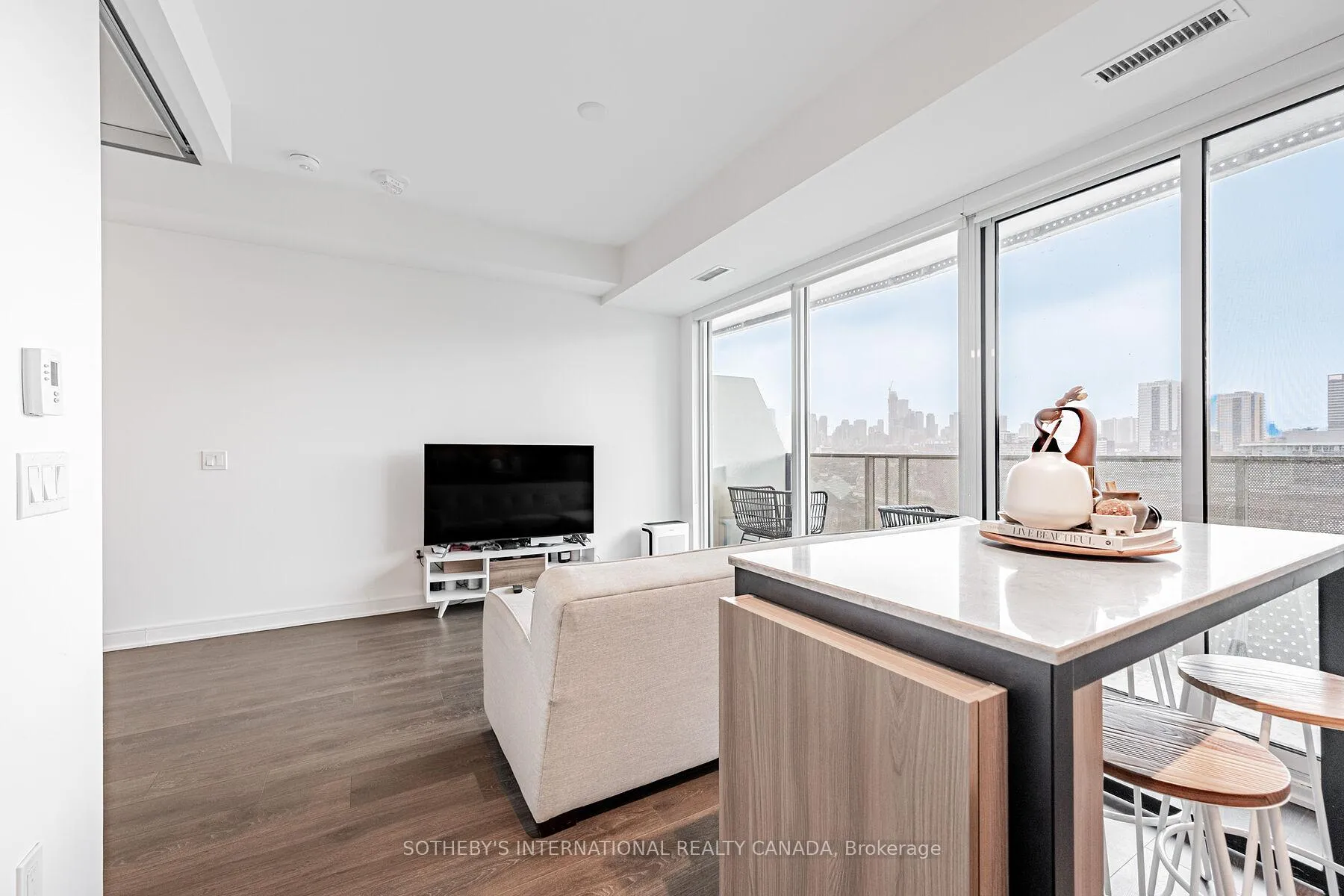 Photo 11 of Unit 1018, 60 Tannery Road, Toronto, Waterfront Communities — HOMEH