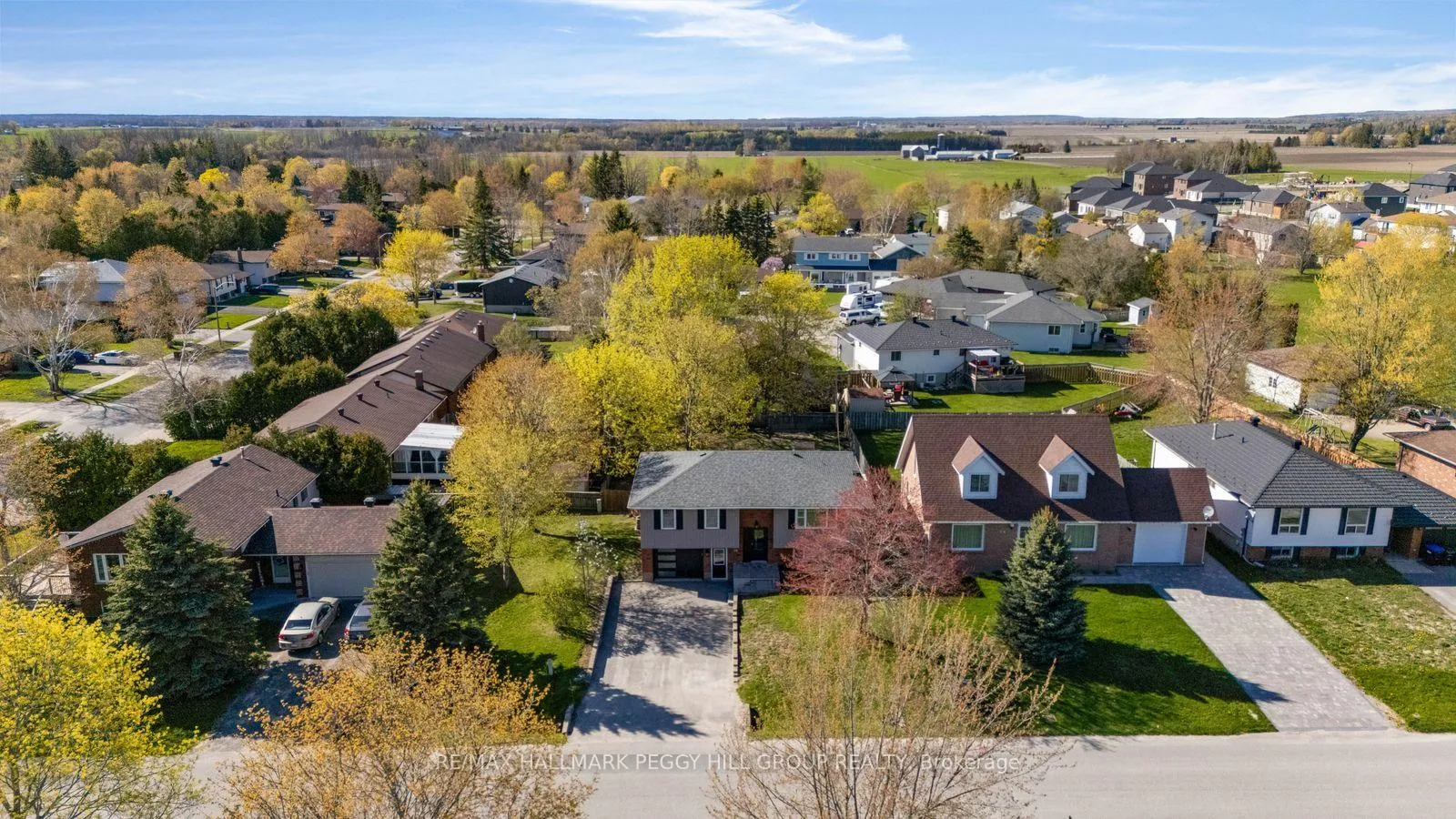 Photo 18 of 16 Glenview Avenue, Springwater, Elmvale — HOMEH