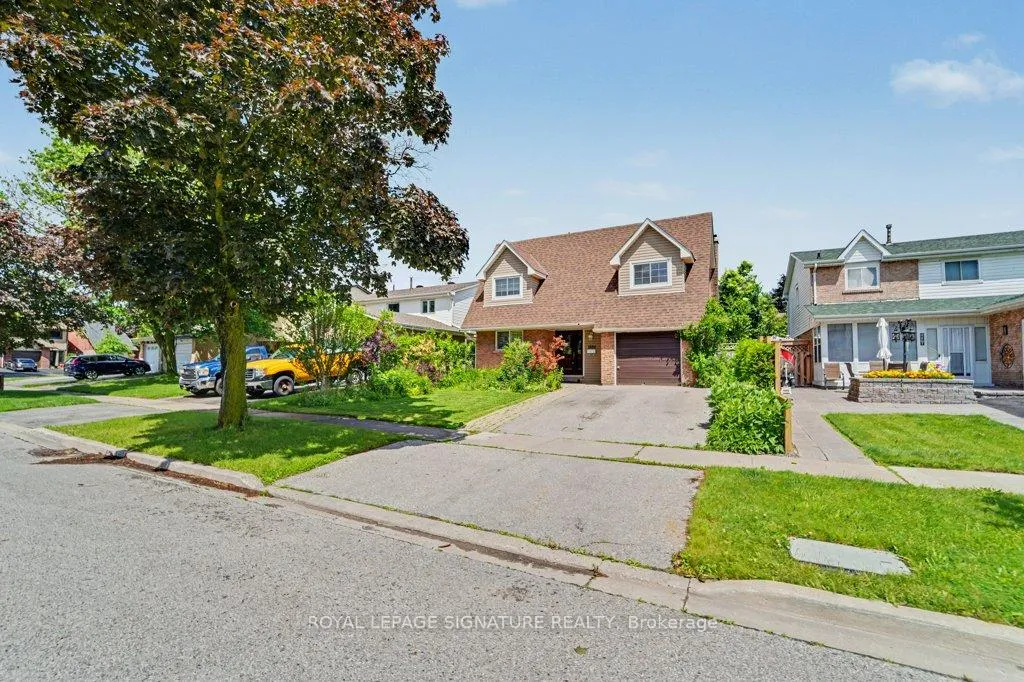 Photo 3 of 1580 Alwin Circle, Pickering, Village East — HOMEH