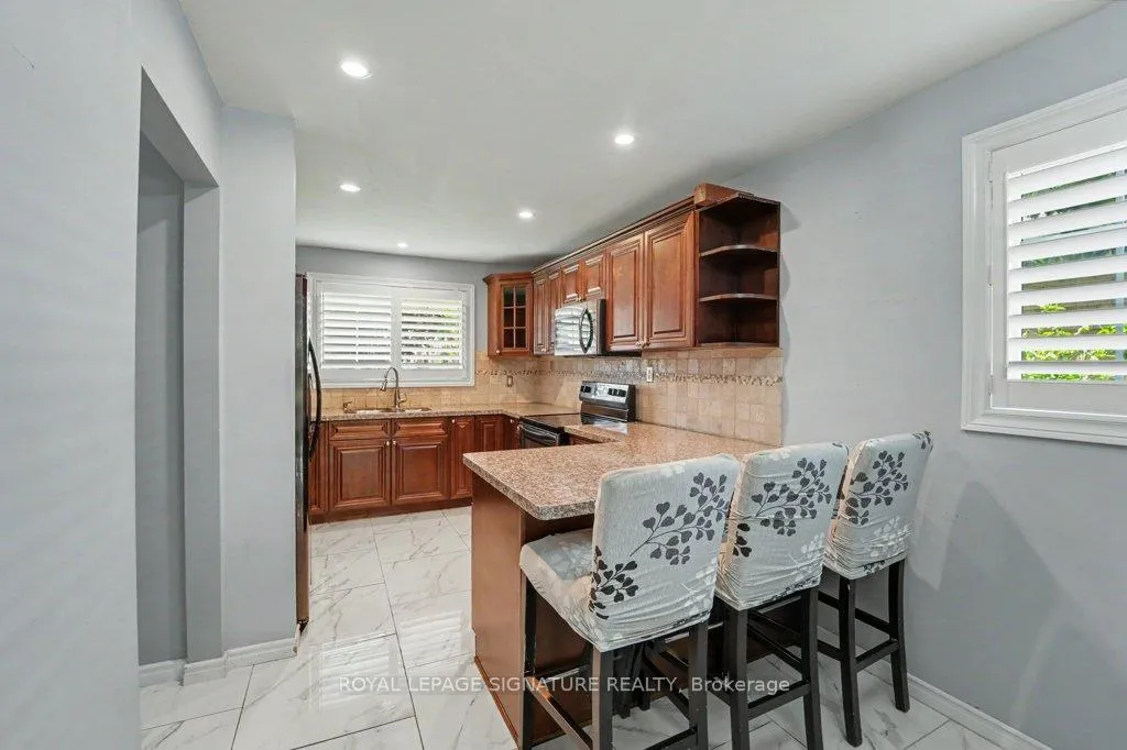 Photo 9 of 1580 Alwin Circle, Pickering, Village East — HOMEH