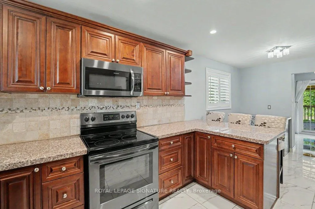 Photo 12 of 1580 Alwin Circle, Pickering, Village East — HOMEH