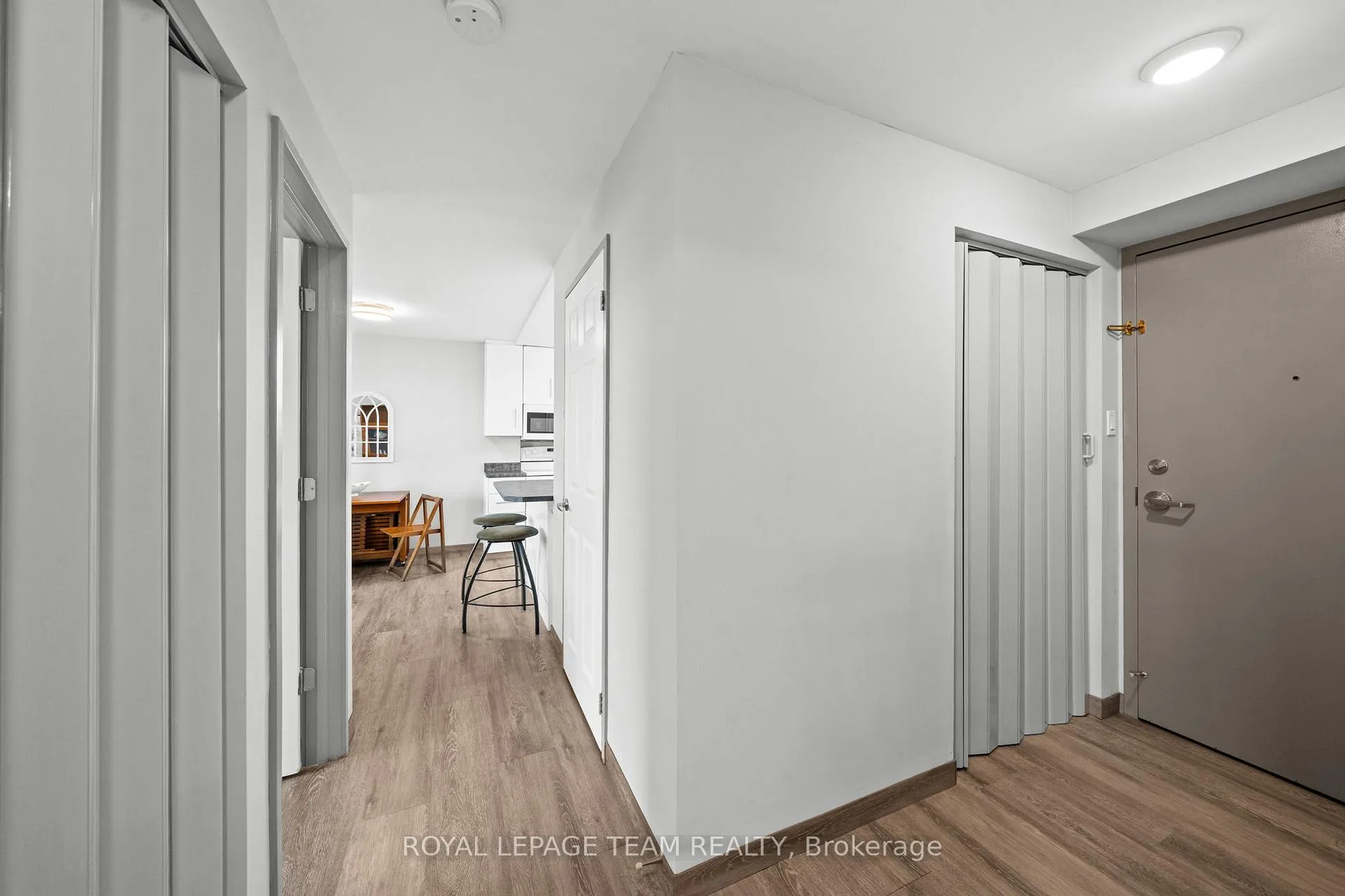 Photo 8 of Unit 611, 1440 Heron Road, Ottawa, Heron Gate — HOMEH
