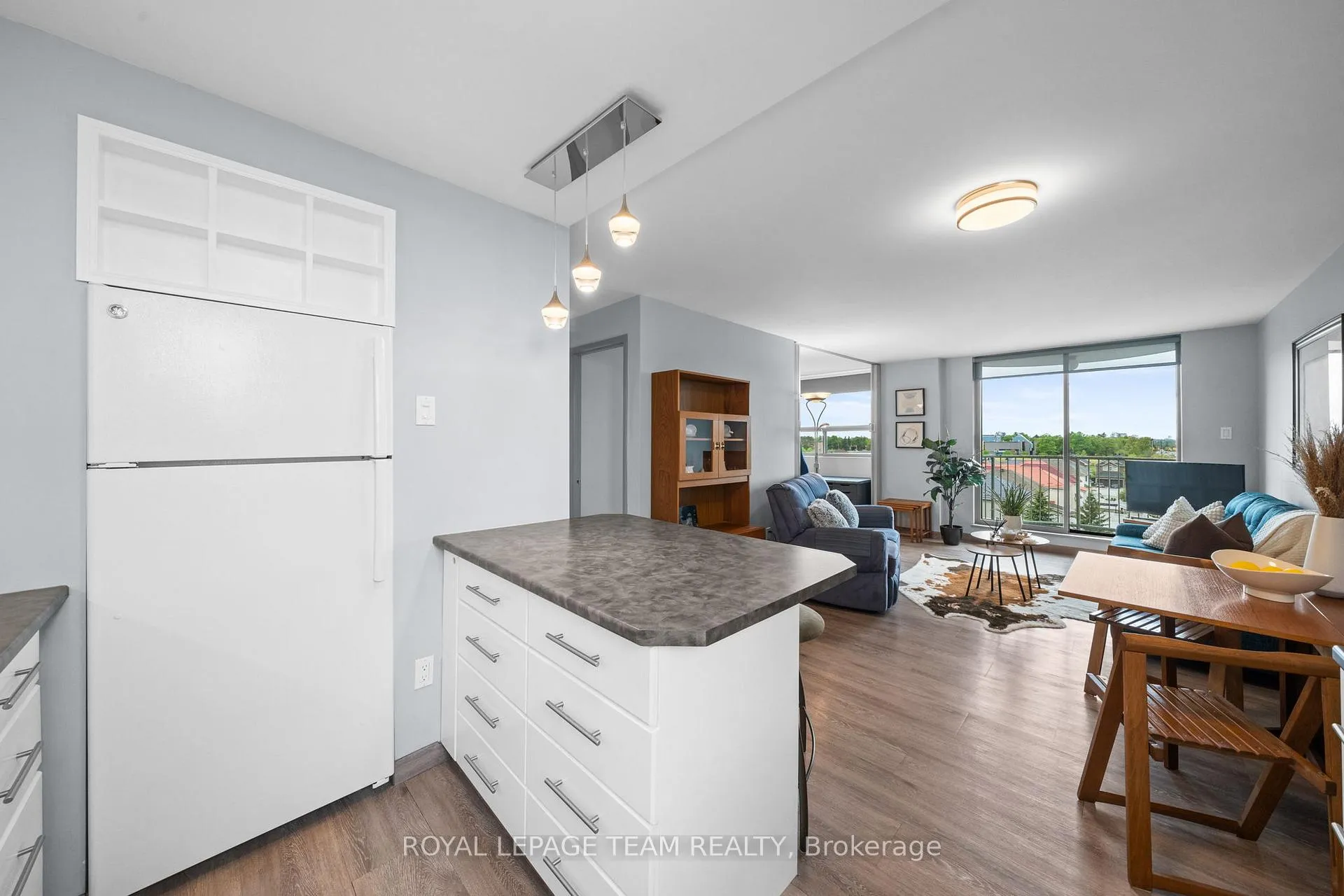 Photo 12 of Unit 611, 1440 Heron Road, Ottawa, Heron Gate — HOMEH