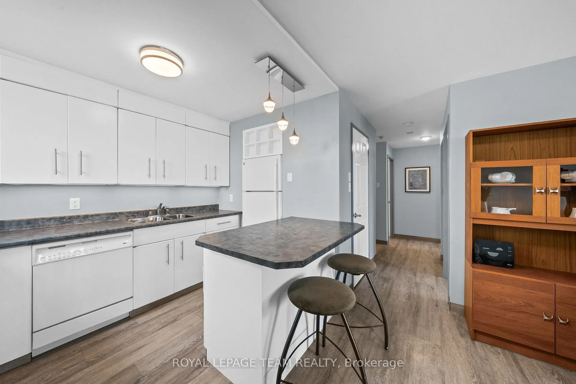 Photo 14 of Unit 611, 1440 Heron Road, Ottawa, Heron Gate — HOMEH