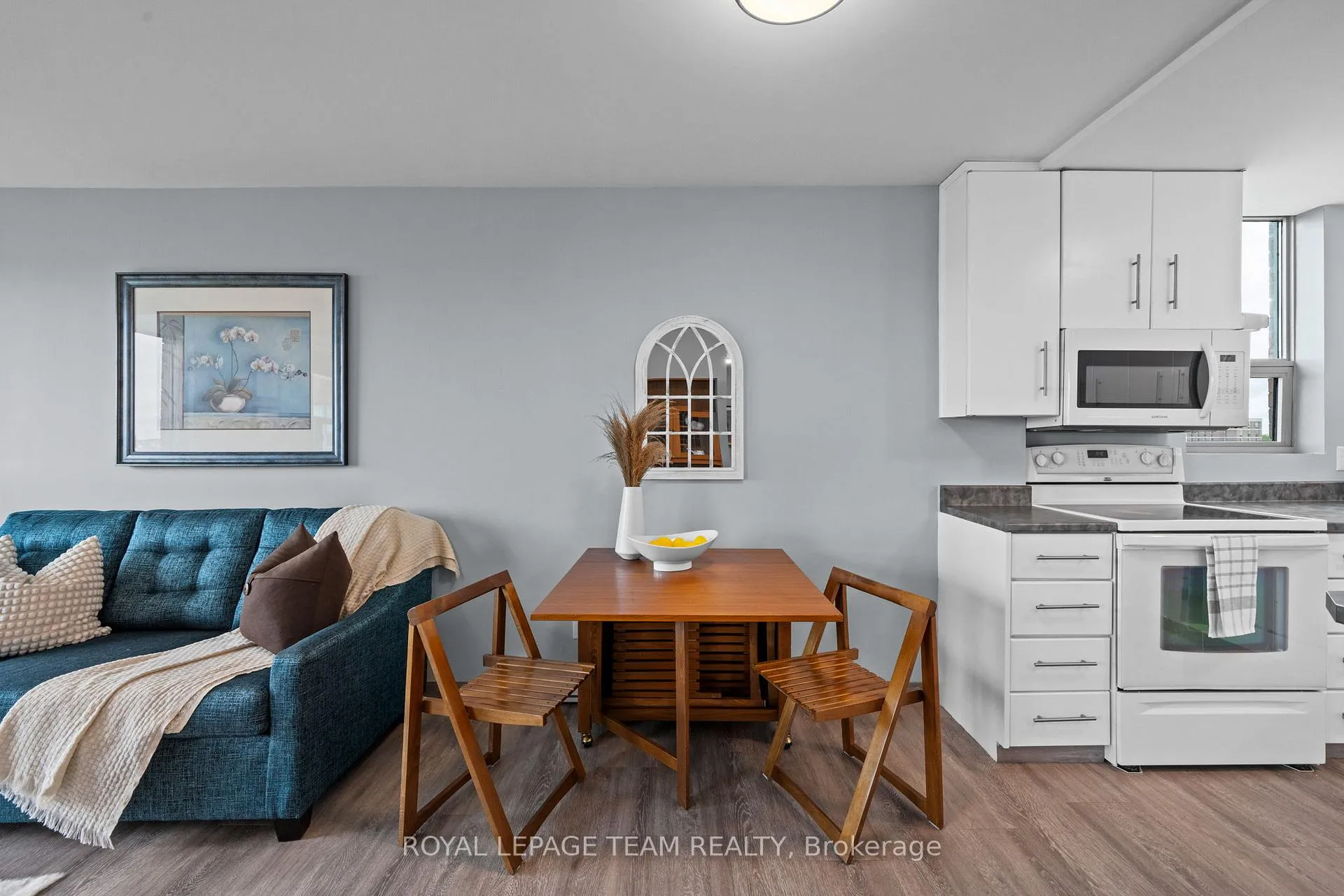 Photo 15 of Unit 611, 1440 Heron Road, Ottawa, Heron Gate — HOMEH