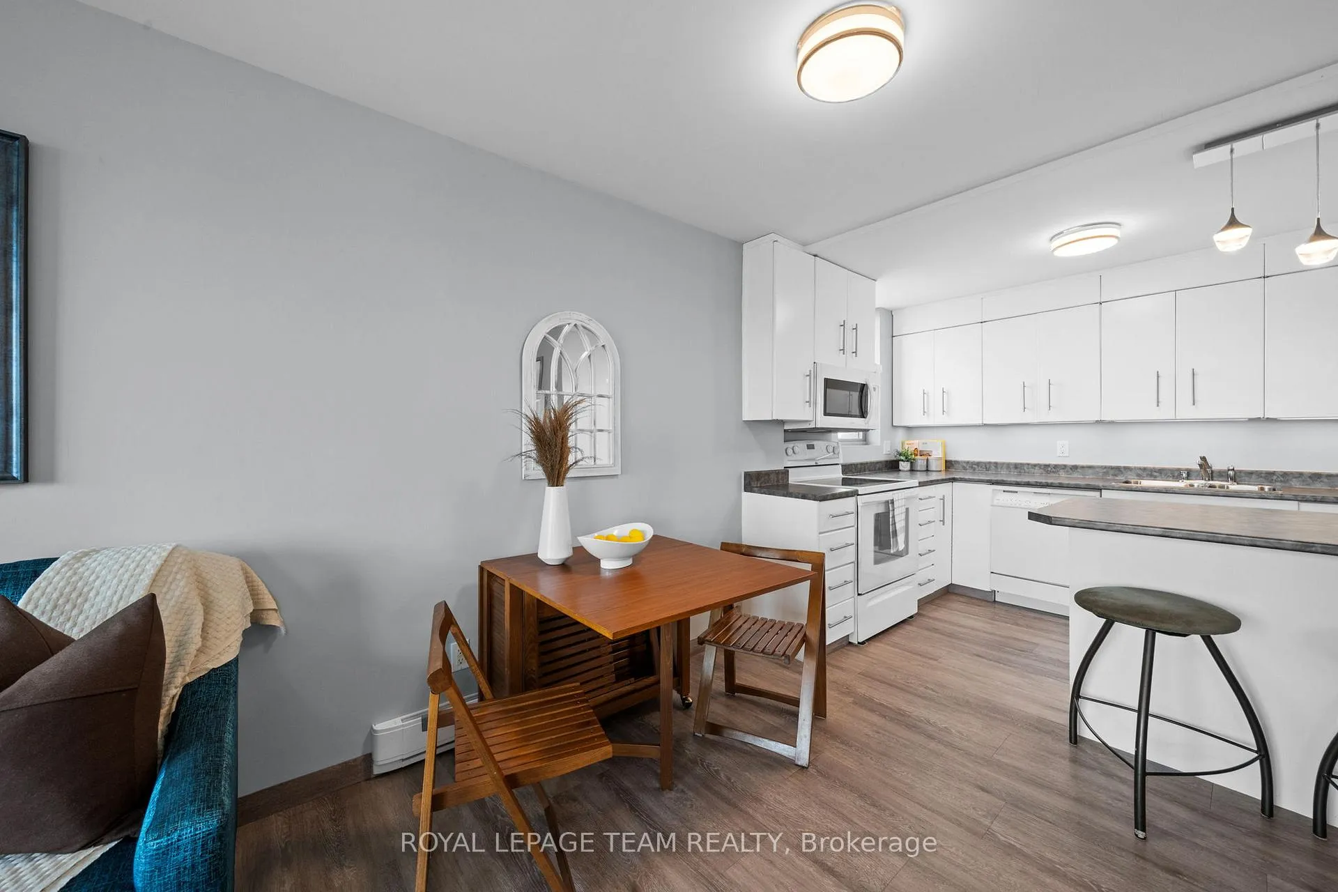 Photo 16 of Unit 611, 1440 Heron Road, Ottawa, Heron Gate — HOMEH