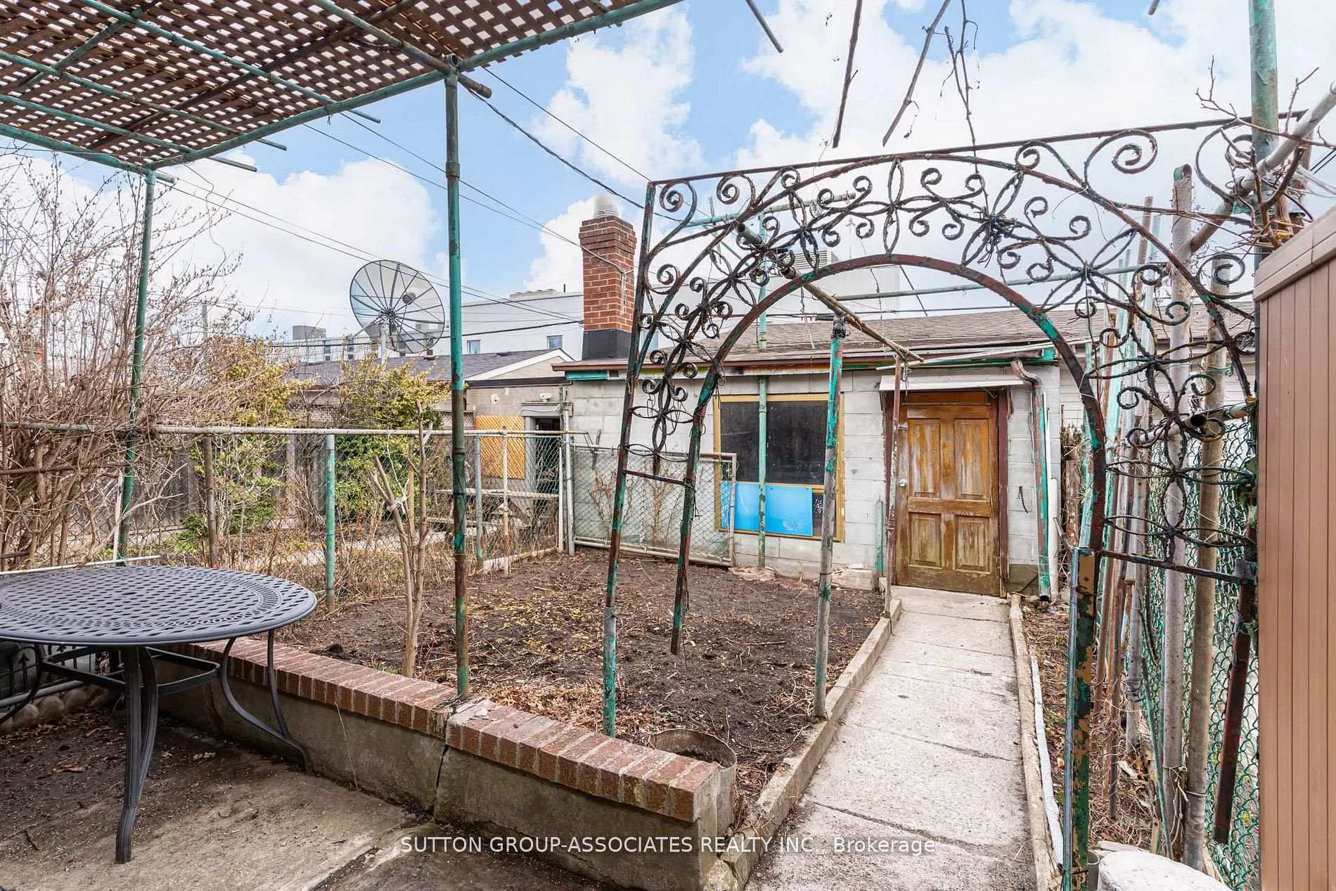 Photo 23 of 97 Pendrith Street, Toronto, Dovercourt-Wallace Emerson-Junction — HOMEH