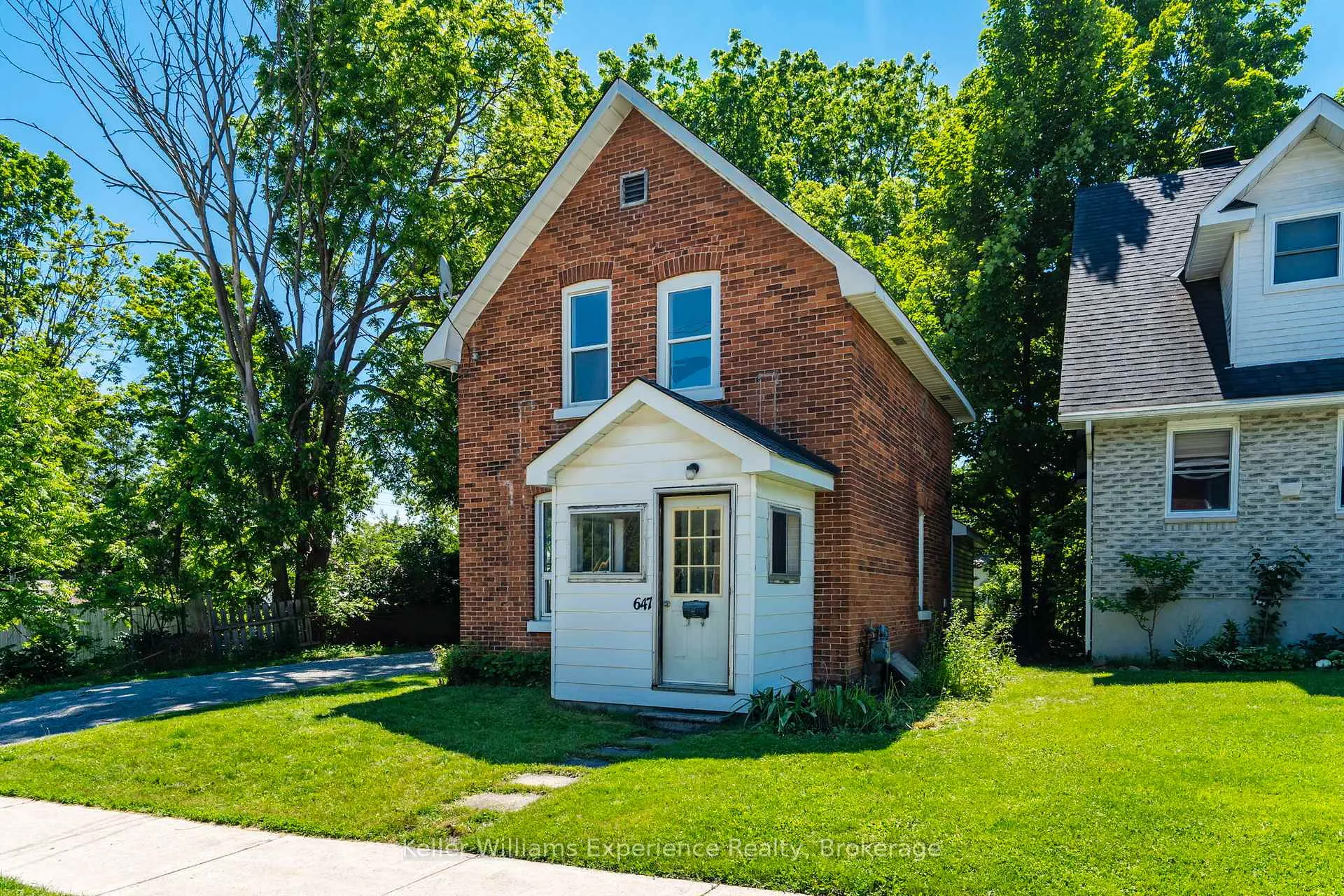 Photo 1 of 647 Ottawa Street, Midland — HOMEH