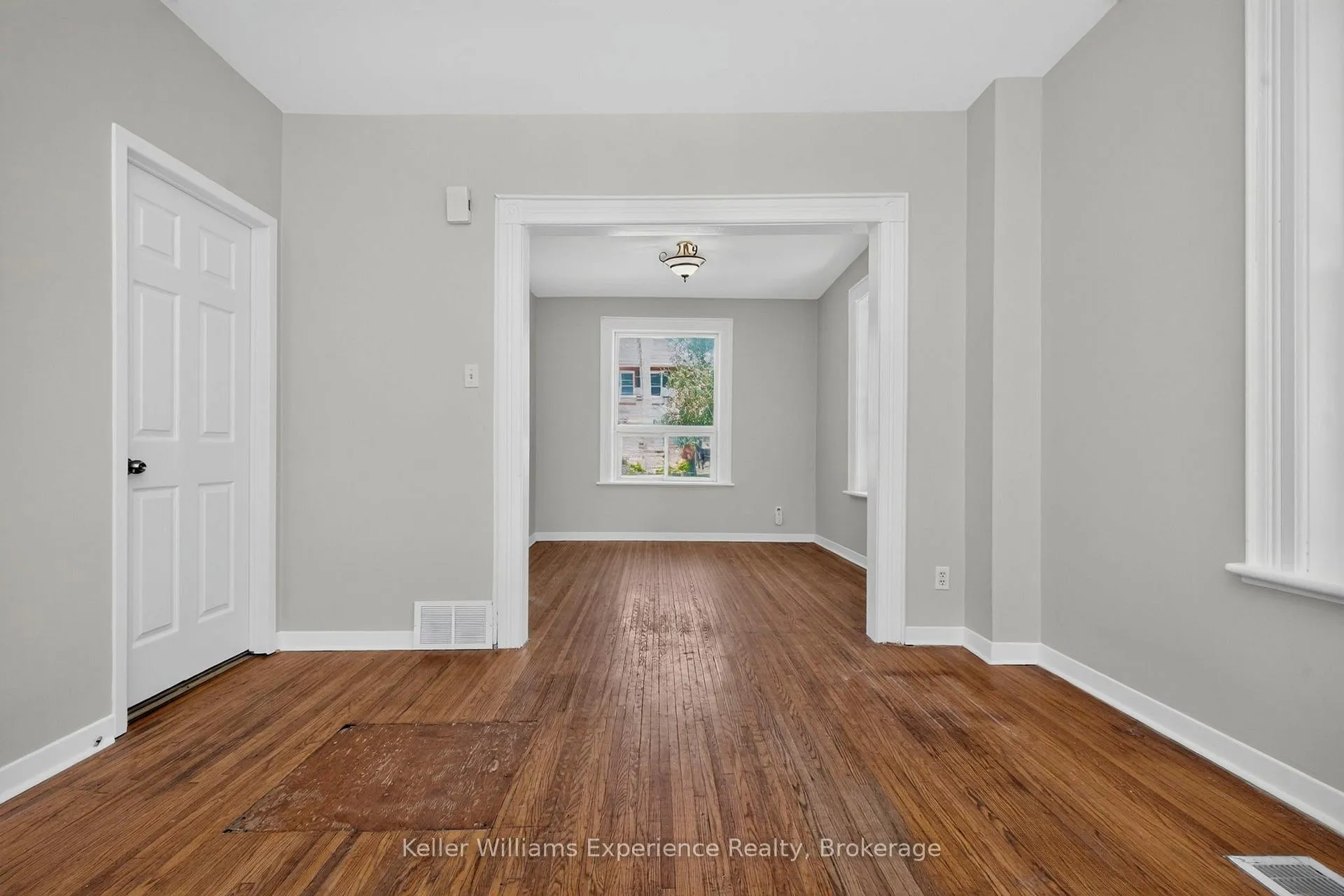 Photo 14 of 647 Ottawa Street, Midland — HOMEH