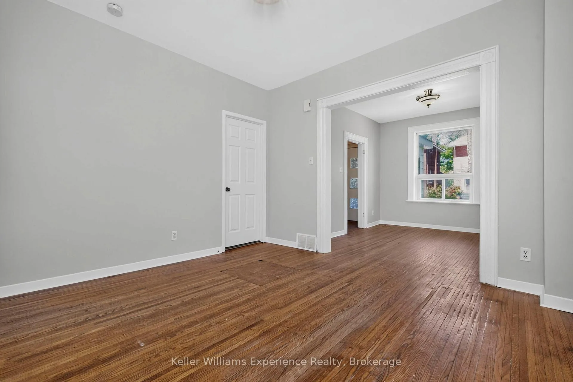 Photo 15 of 647 Ottawa Street, Midland — HOMEH