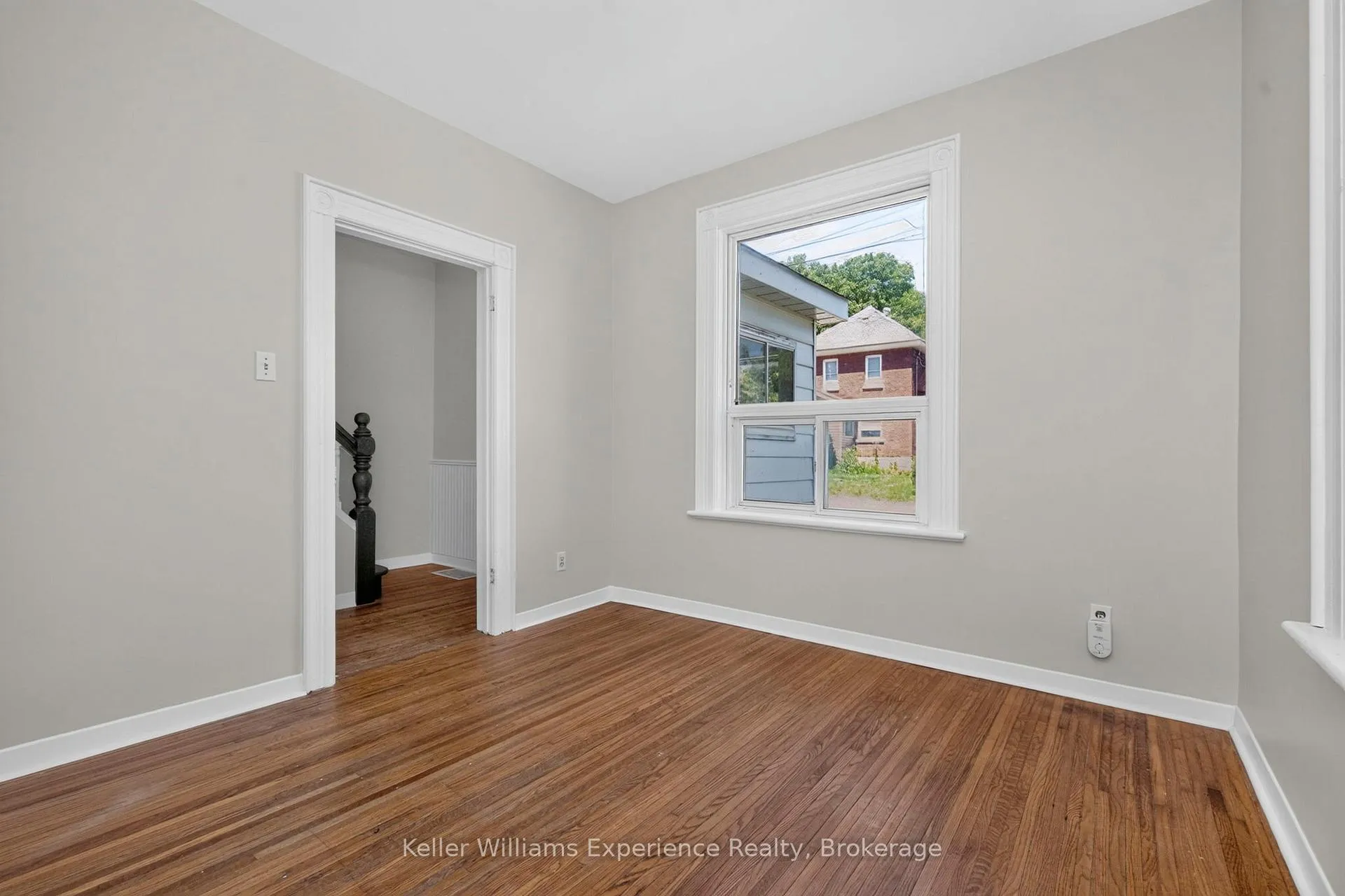 Photo 18 of 647 Ottawa Street, Midland — HOMEH