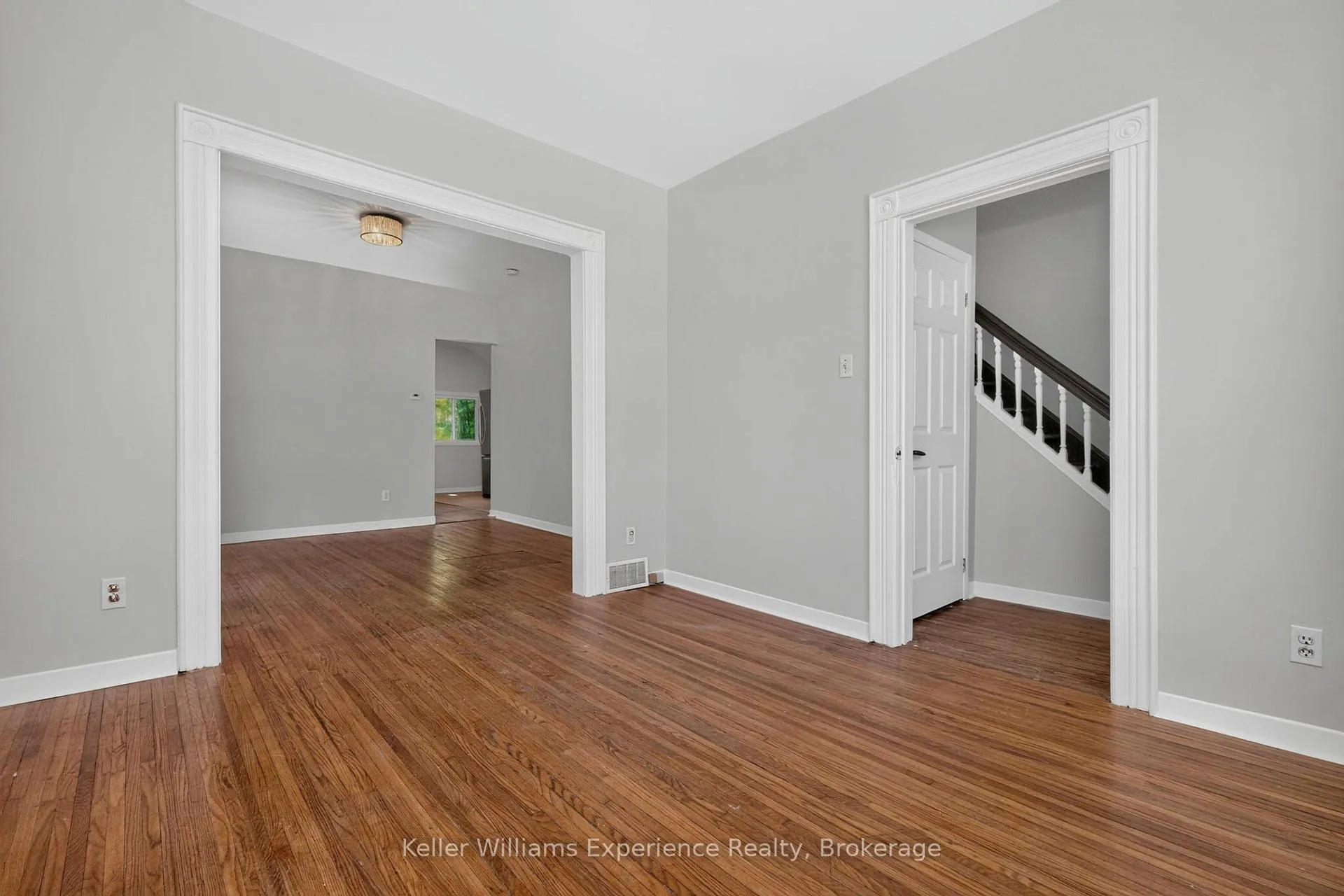 Photo 19 of 647 Ottawa Street, Midland — HOMEH