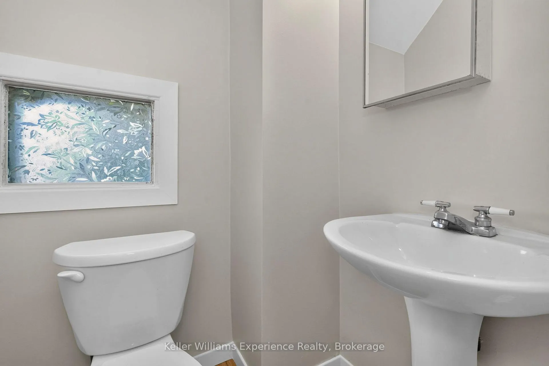 Photo 29 of 647 Ottawa Street, Midland — HOMEH