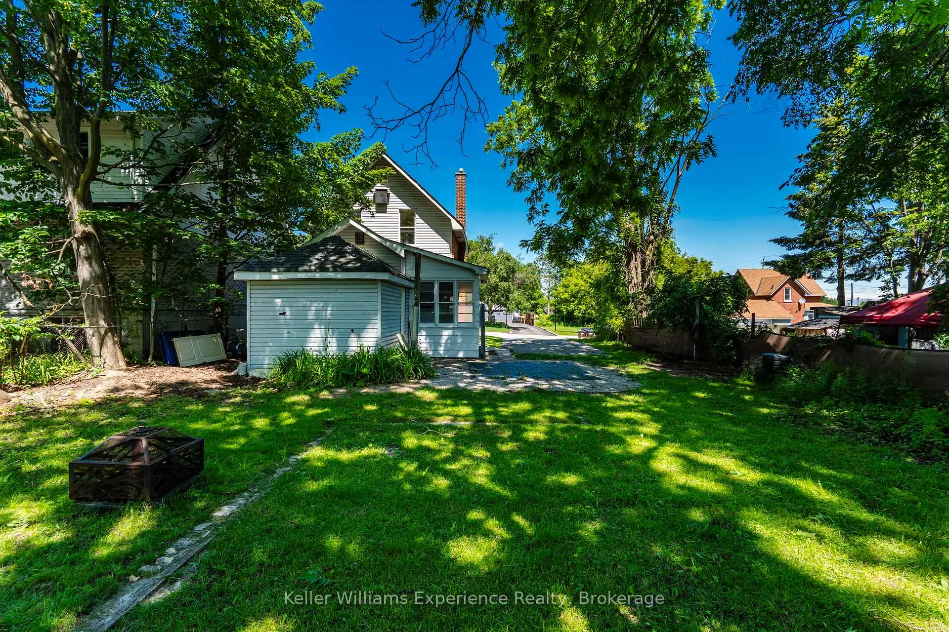 Photo 32 of 647 Ottawa Street, Midland — HOMEH