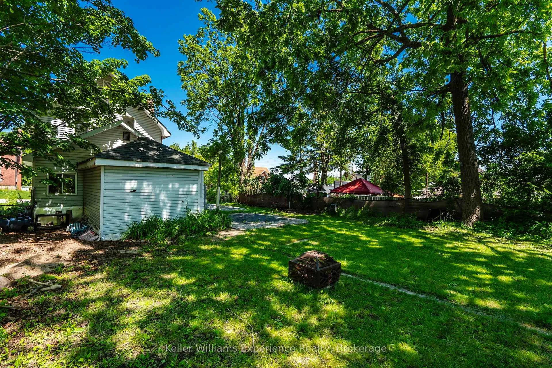 Photo 33 of 647 Ottawa Street, Midland — HOMEH