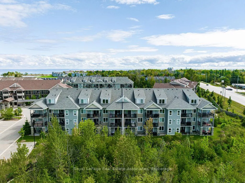 Photo 39 of Unit 302, 4 Anchorage Crescent, Collingwood — HOMEH