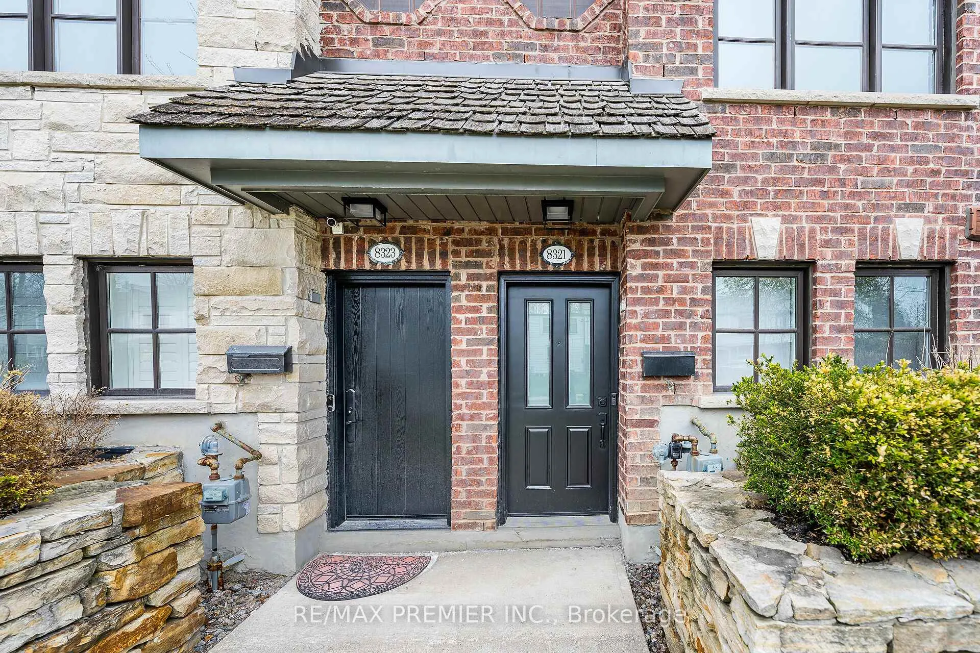 Photo 2 of Unit 16, 8321 Kipling Avenue, Vaughan, West Woodbridge — HOMEH