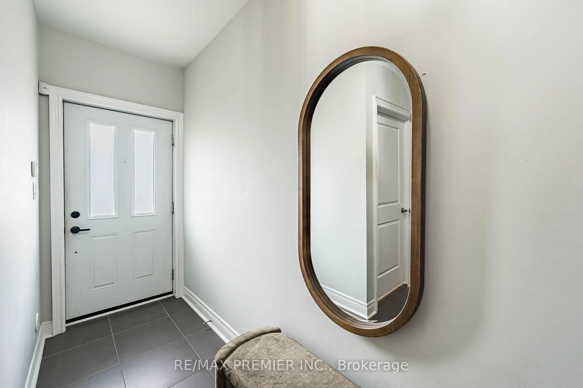 Photo 3 of Unit 16, 8321 Kipling Avenue, Vaughan, West Woodbridge — HOMEH