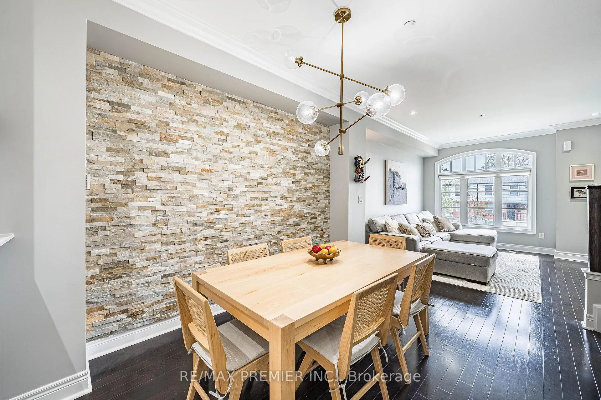 Photo 5 of Unit 16, 8321 Kipling Avenue, Vaughan, West Woodbridge — HOMEH