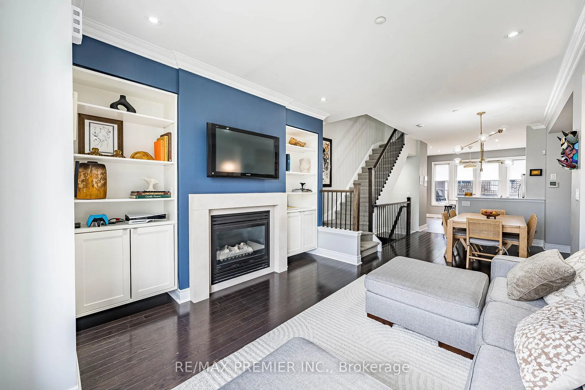 Photo 8 of Unit 16, 8321 Kipling Avenue, Vaughan, West Woodbridge — HOMEH