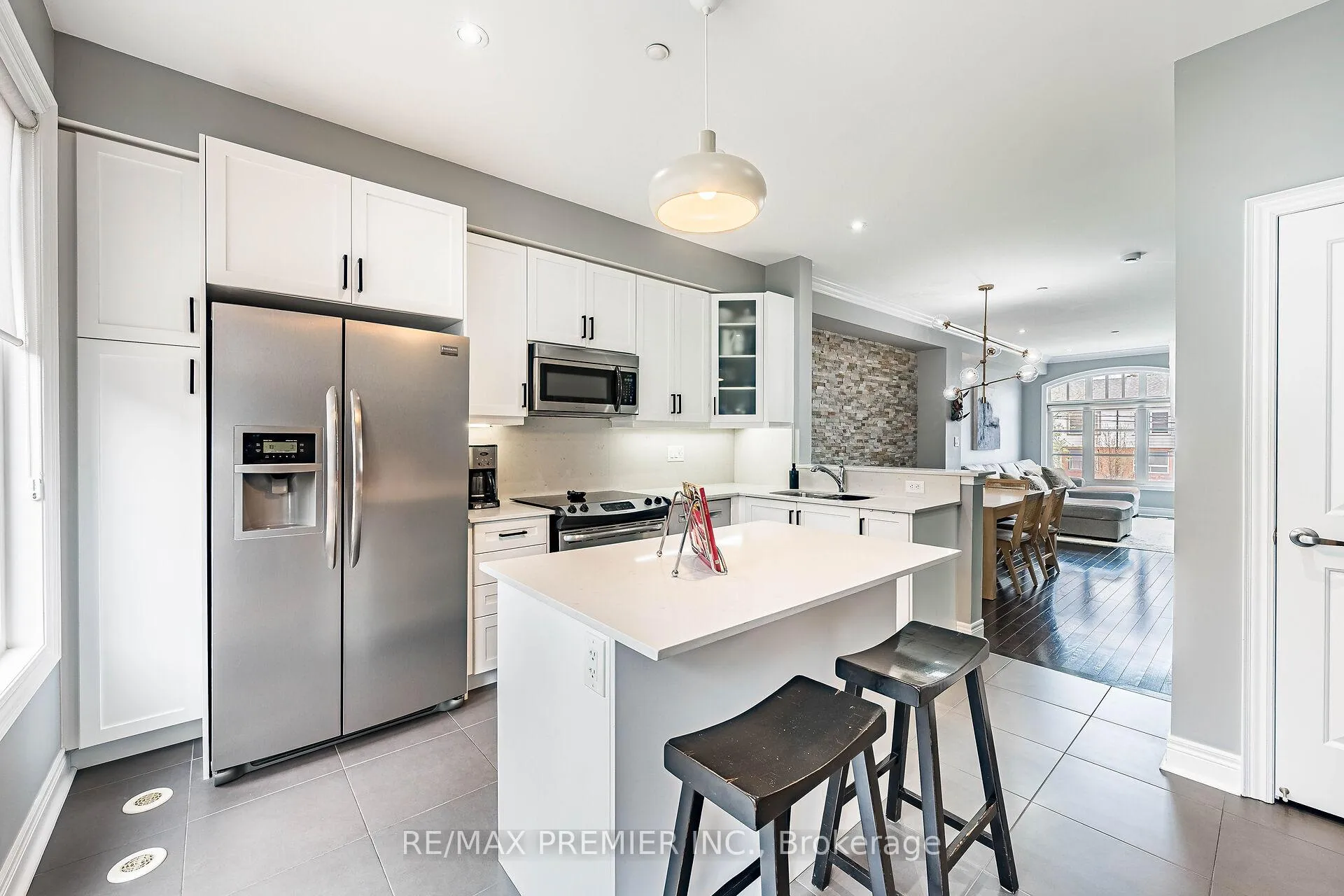 Photo 10 of Unit 16, 8321 Kipling Avenue, Vaughan, West Woodbridge — HOMEH