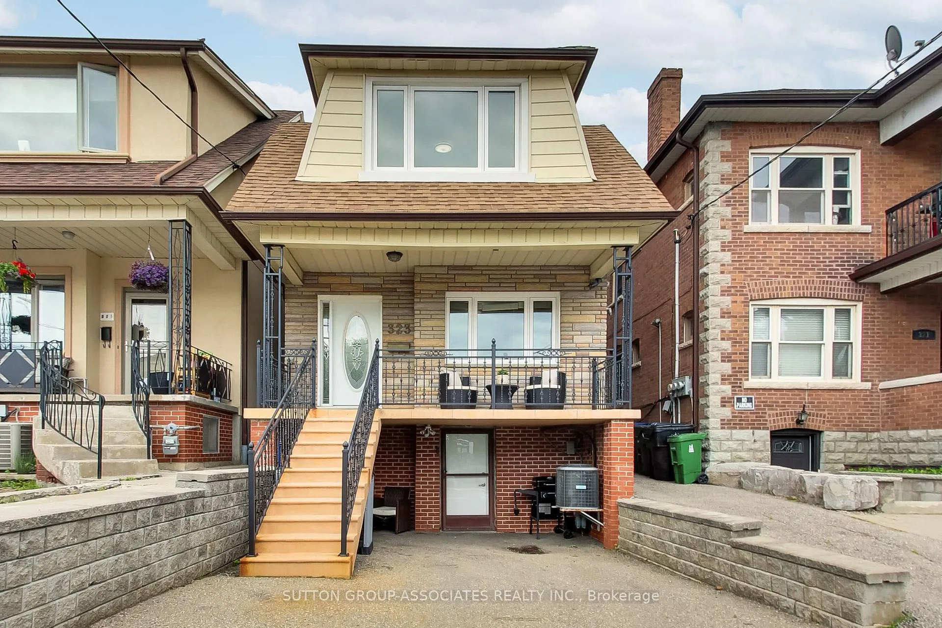 Photo 2 of 323 Lauder Avenue, Toronto, Oakwood Village — HOMEH