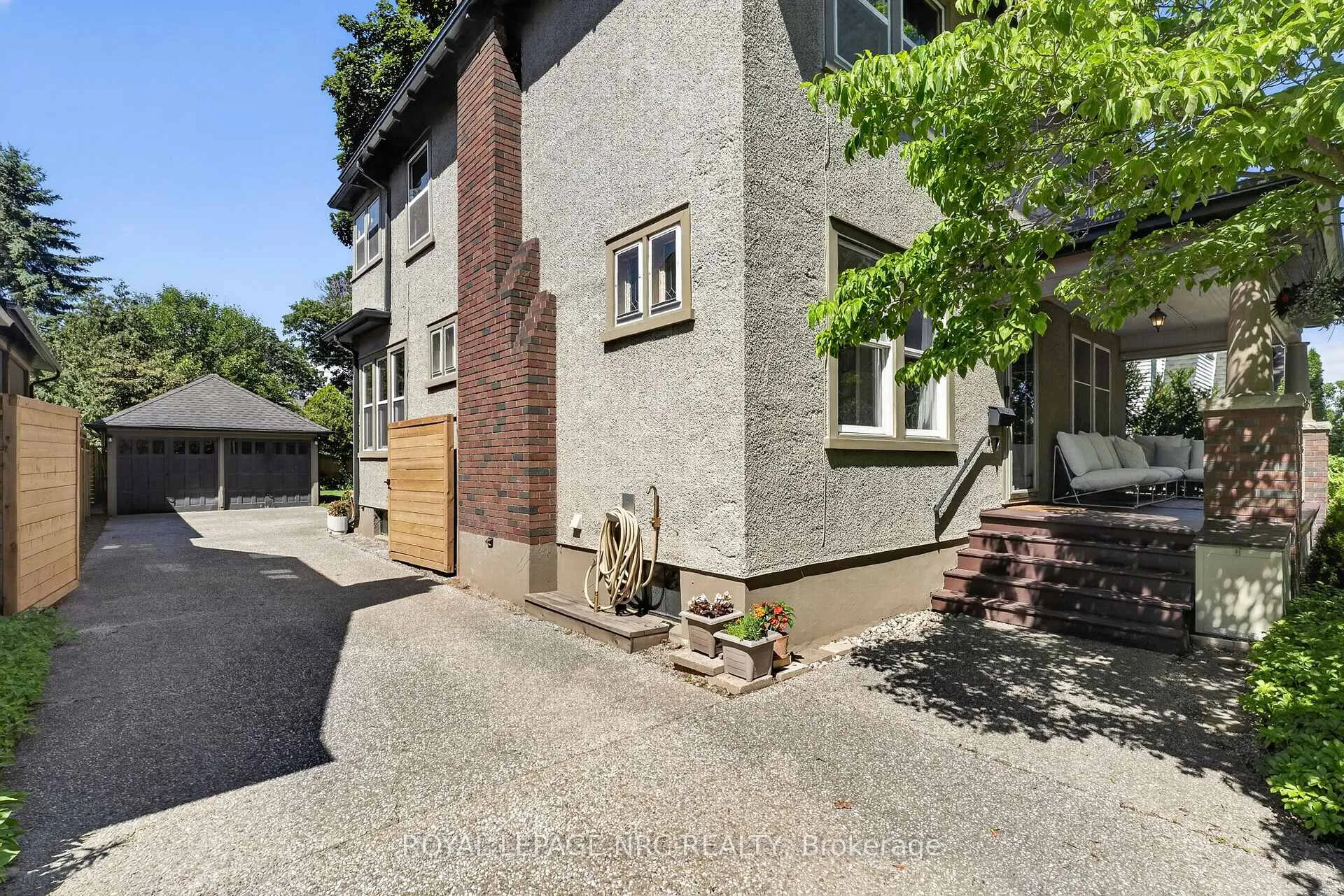 Photo 3 of 9 Thairs Avenue, St. Catharines, Downtown — HOMEH