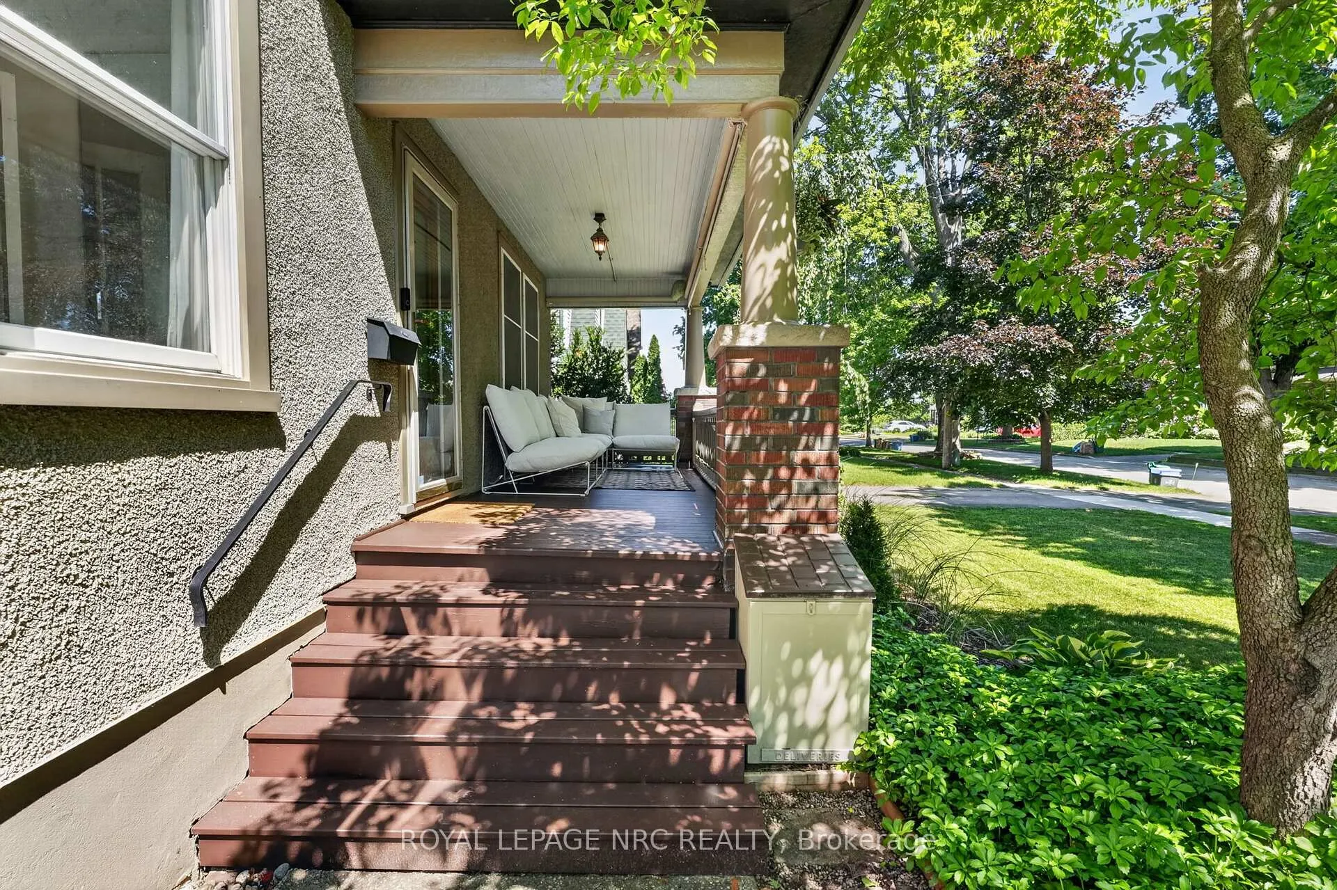 Photo 4 of 9 Thairs Avenue, St. Catharines, Downtown — HOMEH