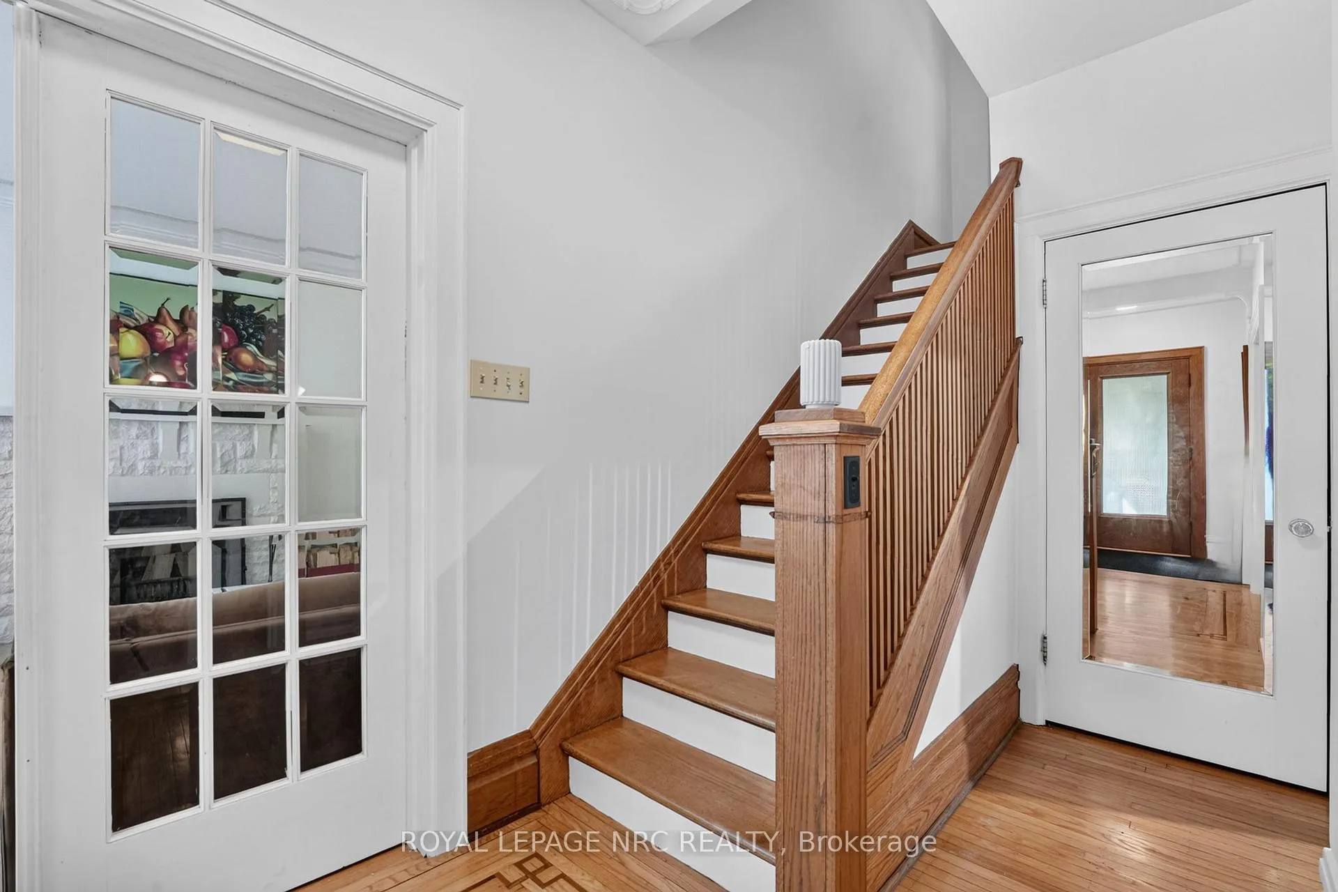 Photo 23 of 9 Thairs Avenue, St. Catharines, Downtown — HOMEH