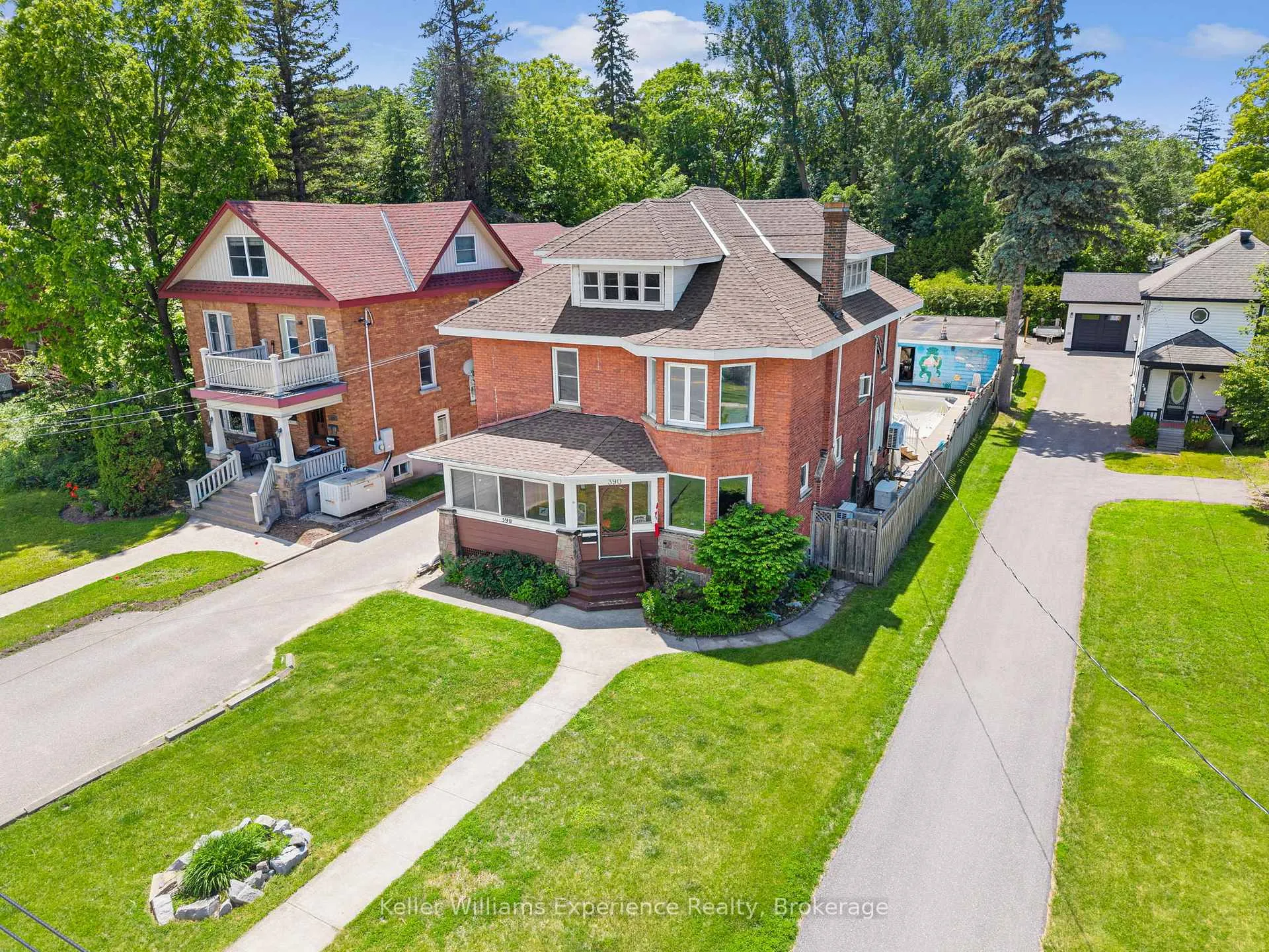 Photo 2 of 390 King Street, Midland — HOMEH