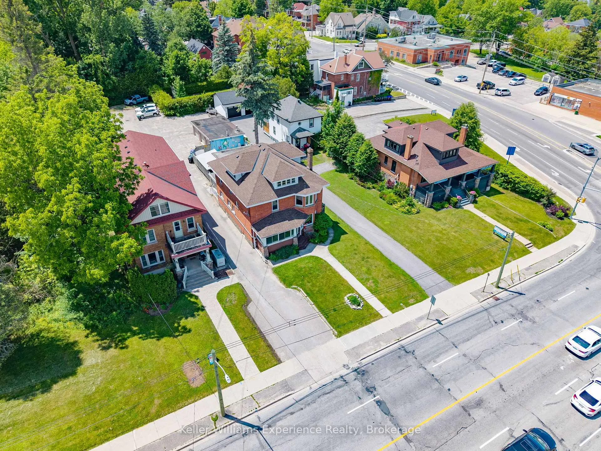 Photo 3 of 390 King Street, Midland — HOMEH